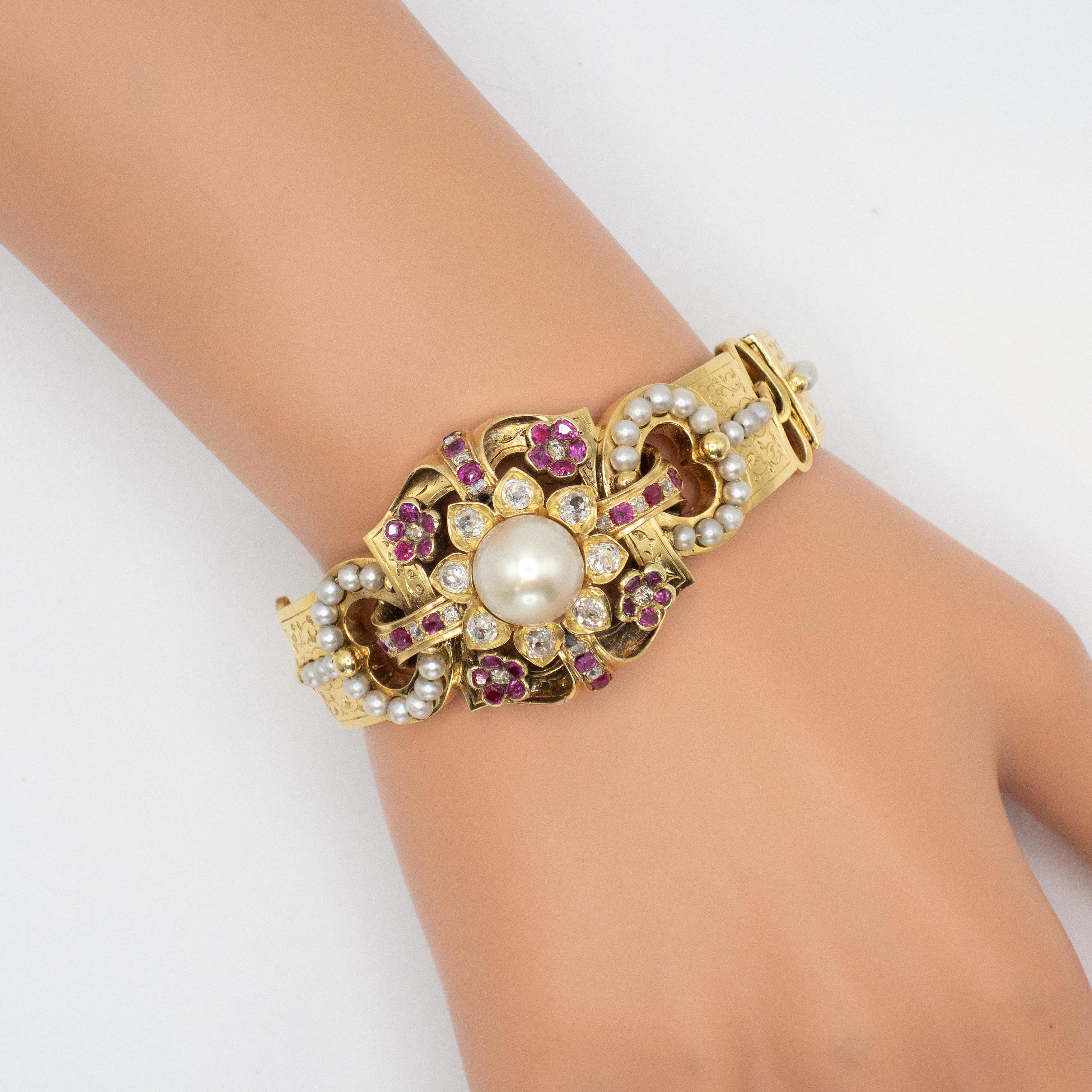 Bracelet victorien en or jaune 18K avec diamant, rubis et perle en vente 3