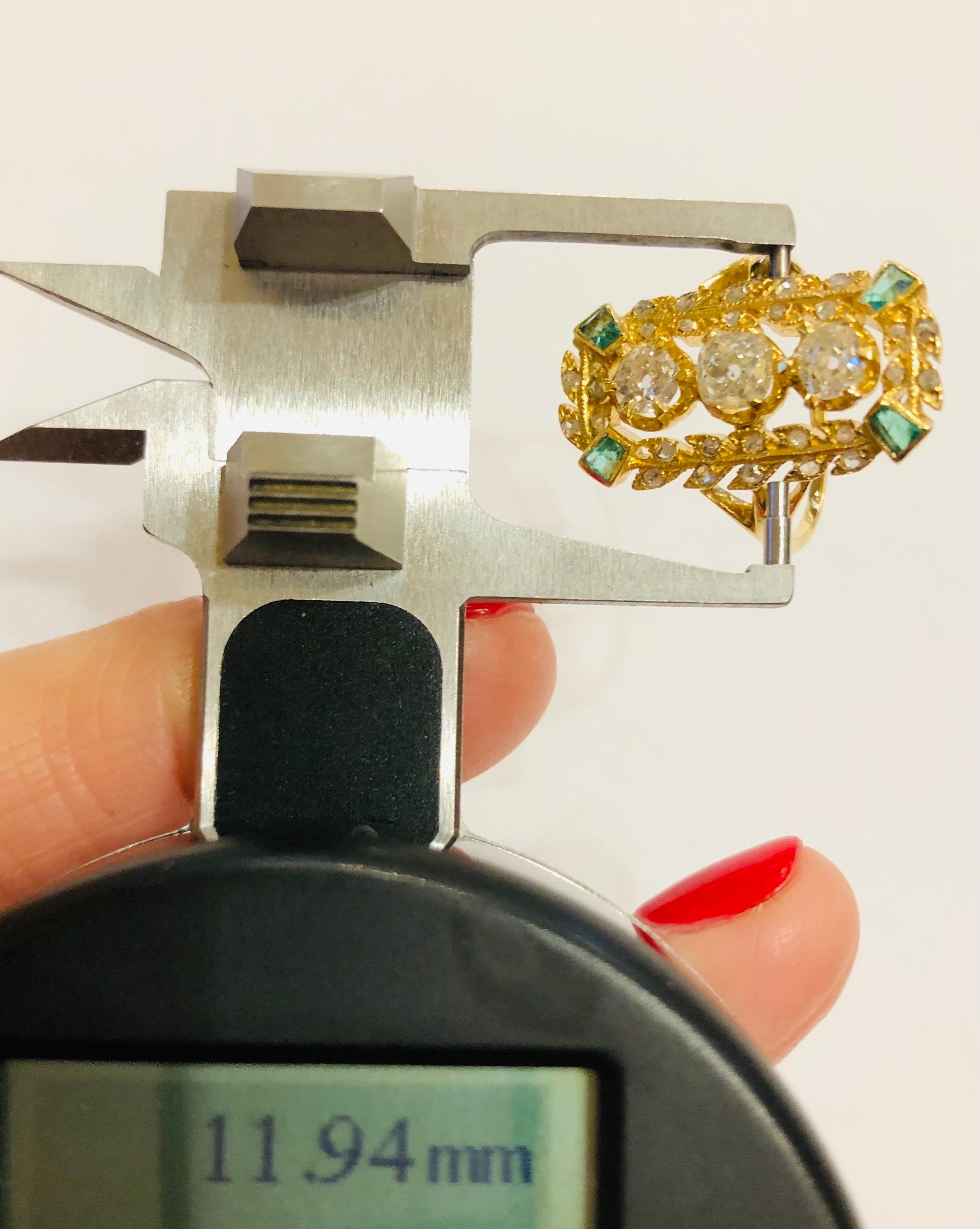 Victorian 18k Yellow Gold, Diamonds and Emeralds Cocktail Ring For Sale 5