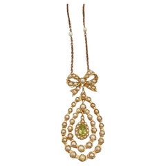 Collier victorien en or jaune 18k avec émeraude et perles de rocaille