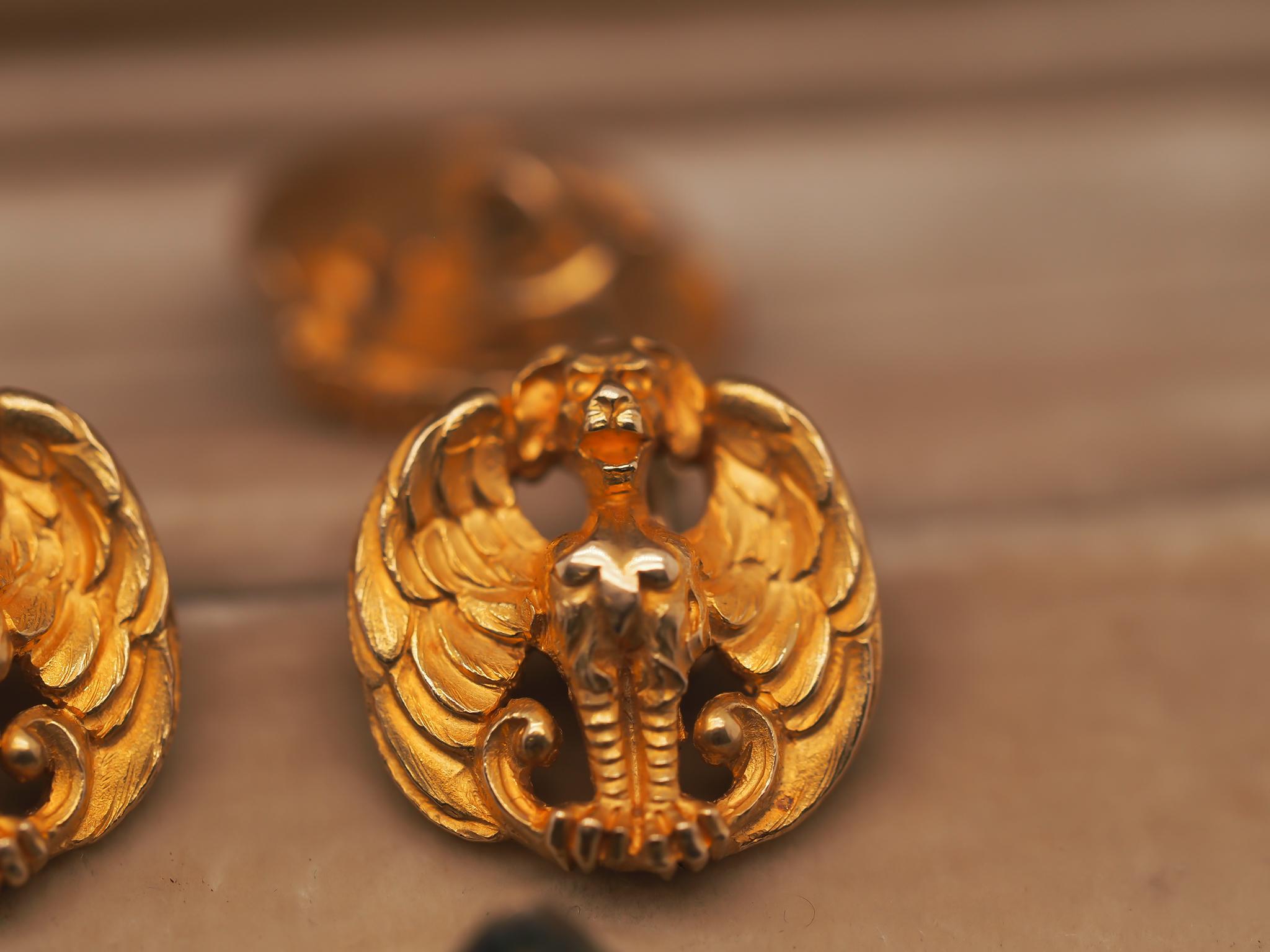 Boutons de manchette victoriens en or jaune 18 carats gregoyle Unisexe en vente