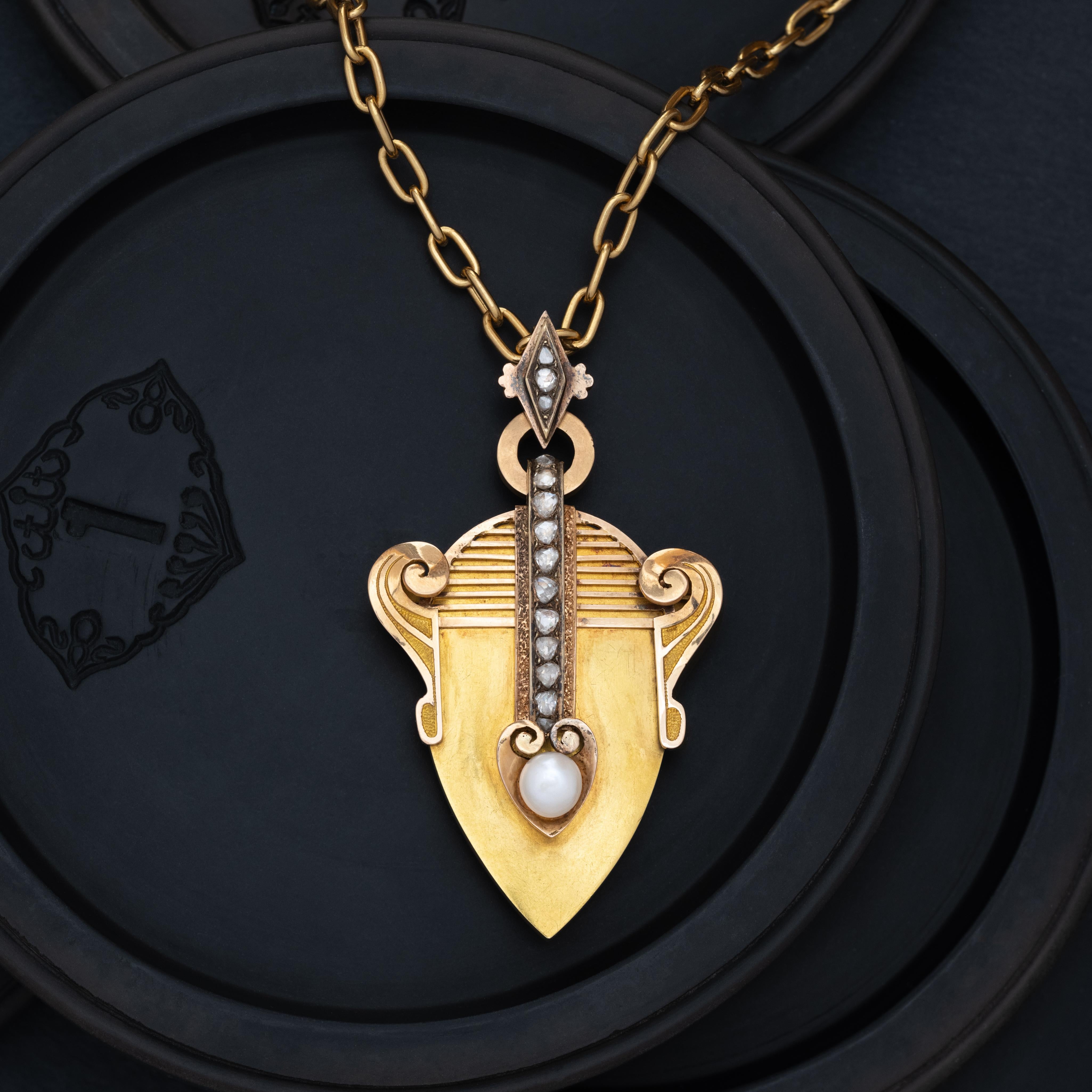 Late Victorian Victorian 18k Yellow Gold Harp-shaped Locket with Rose-Cut Diamonds For Sale