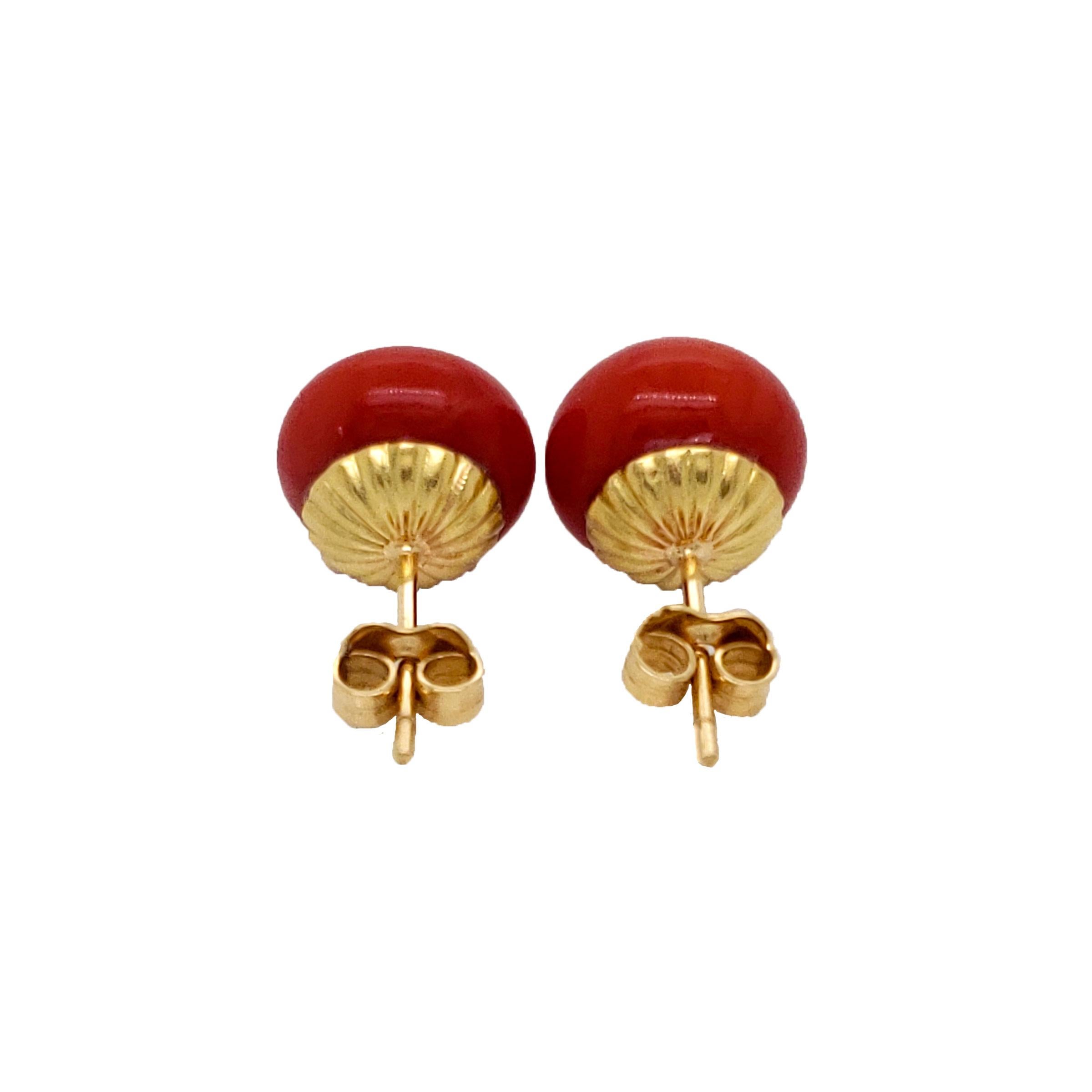Victorian 18 Karat Yellow Gold Red Coral Button Earrings In Good Condition In Lexington, KY