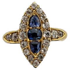 Viktorianischer Navette-Ring aus 18 Karat Gelbgold mit Saphir und natürlichem Diamant