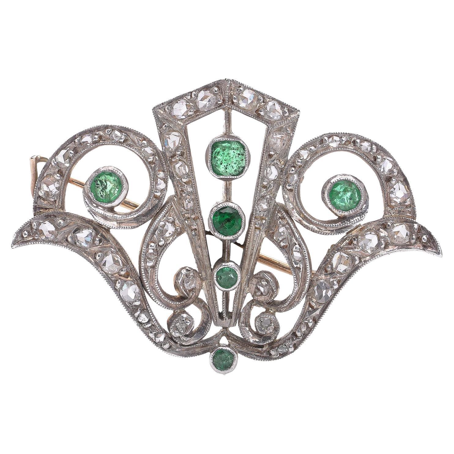 Spilla vittoriana in oro e argento 18kt con diamanti e smeraldi