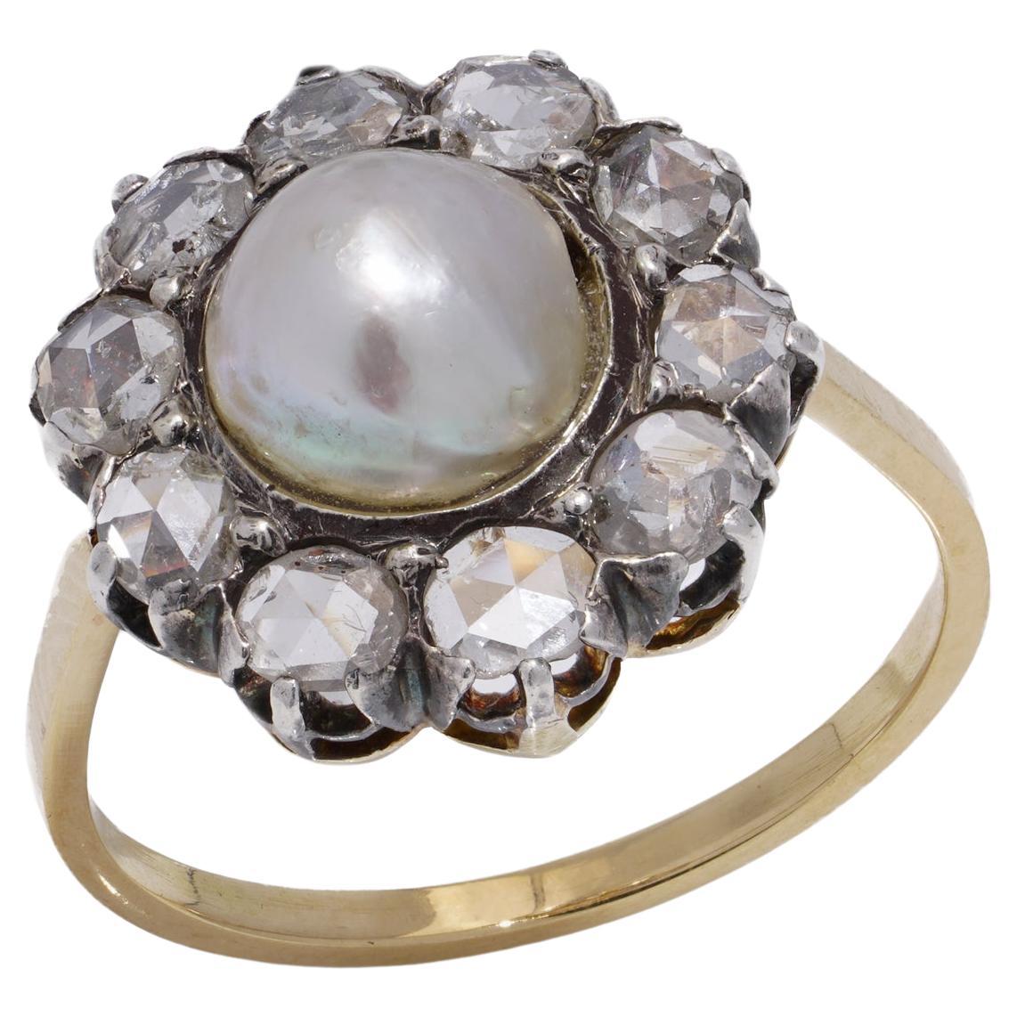 Viktorianisches 18-karätiges Gold und Silber  Perlen- und Diamant-Blumen-Cluster-Ring im Angebot