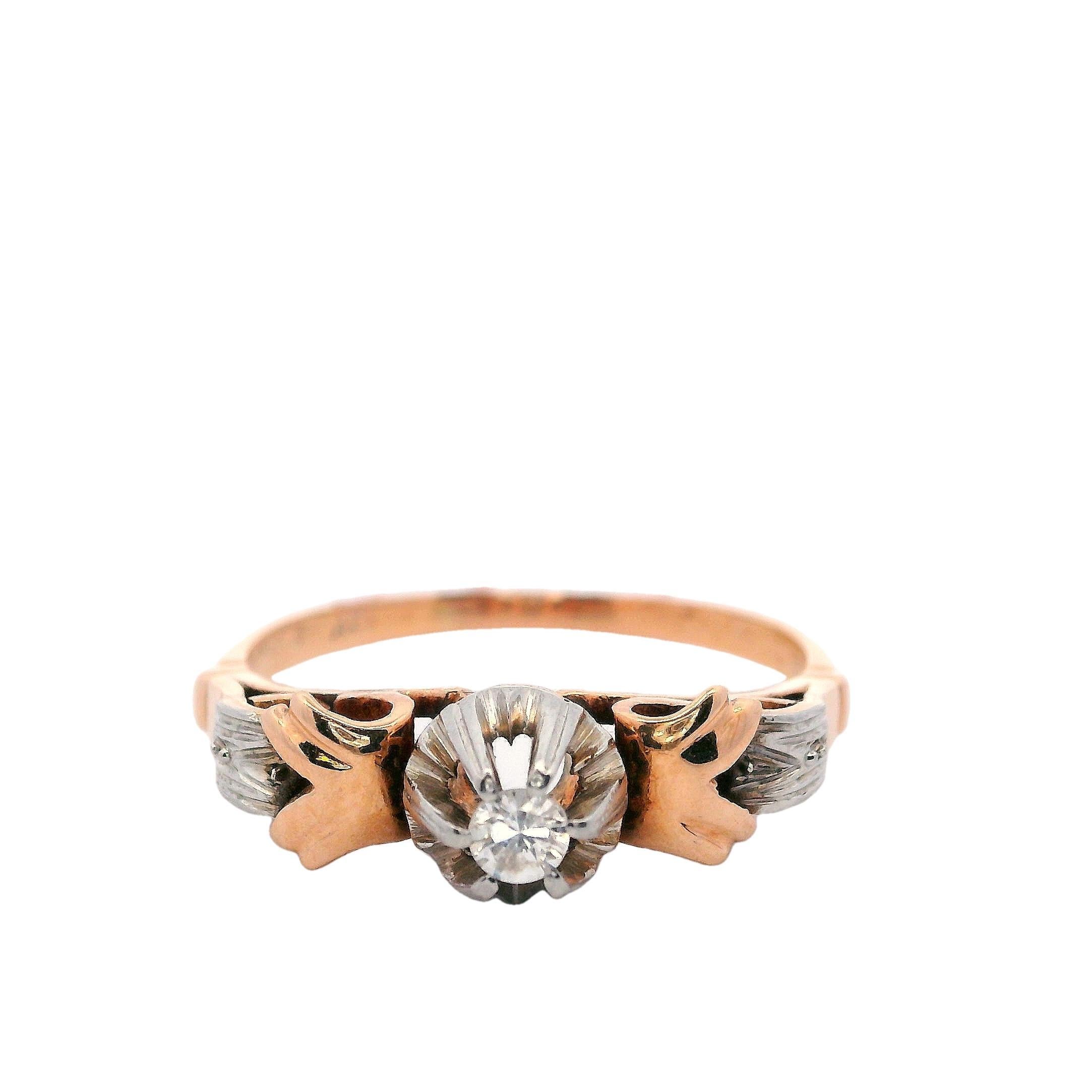 Victorian 18kt Gold Solitaire Ring with Diamonds For Sale 1