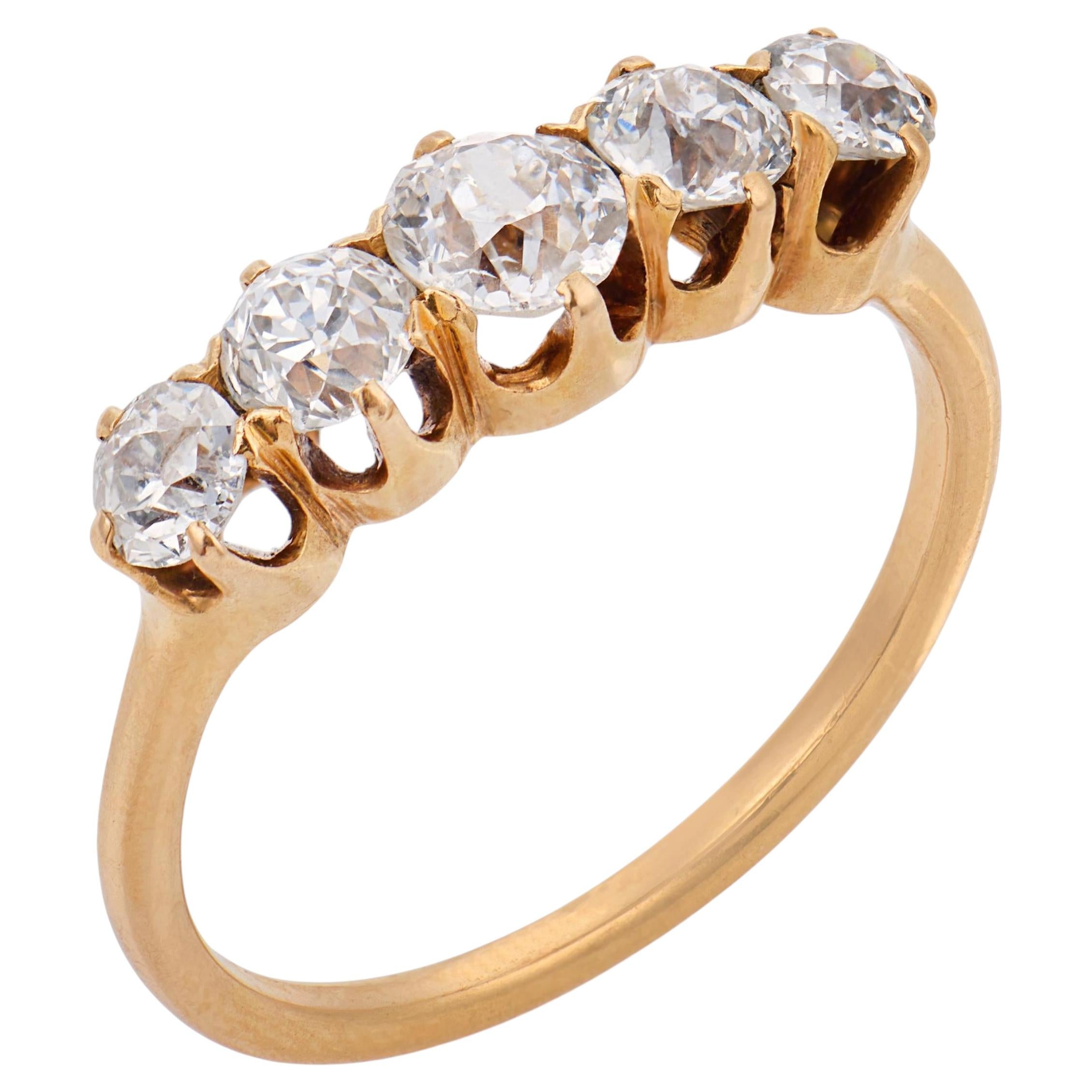 Viktorianischer 1,90 Karat alter Minenschliff-Diamant 18k Gold fünf Stein Ring im Angebot