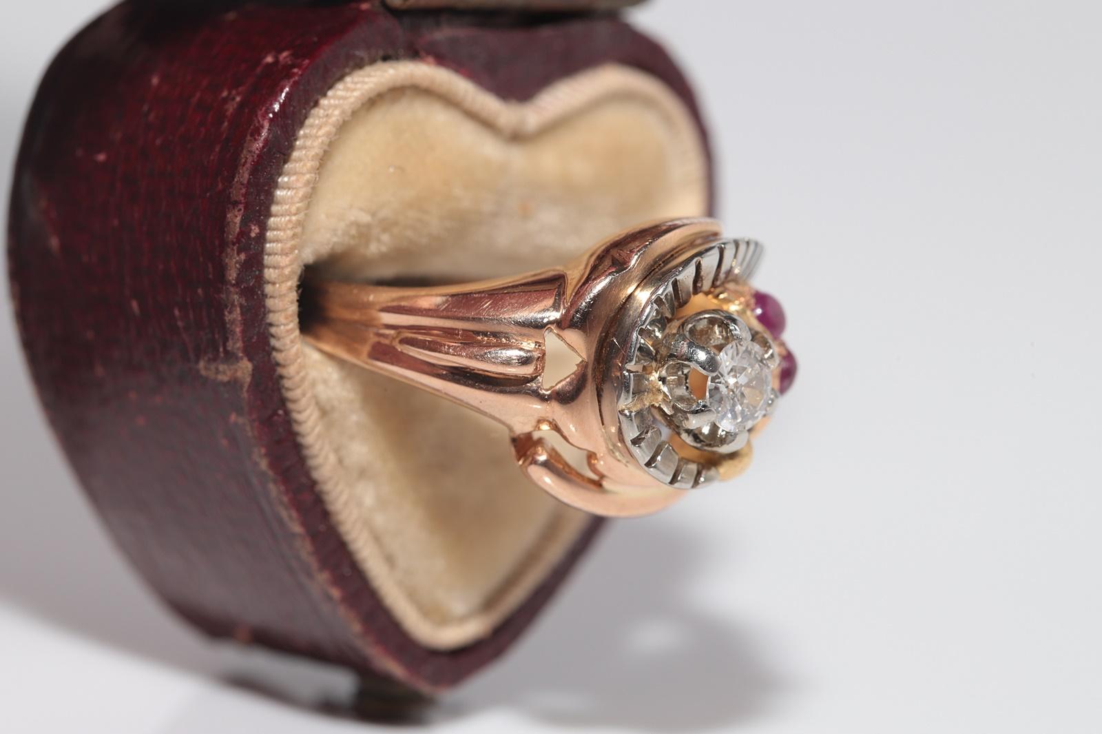 In sehr gutem Zustand.
Das Gesamtgewicht beträgt 5,4 Gramm.
Insgesamt ist Diamant 0,25 ct.
Der Diamant hat die Farbe H und die Reinheit s1.
Insgesamt ist Rubin 0.19 ct.
Ringgröße ist US 6.75 
Wir können jede Größe herstellen.
Die Schachtel ist nicht