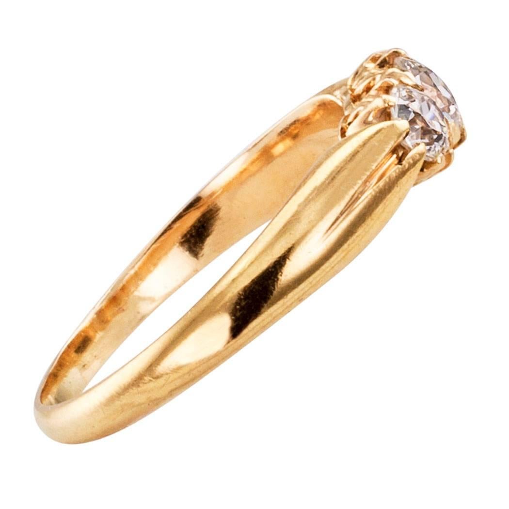 Victorian 1900s Three-Stone Diamond Gold Ring In Excellent Condition In Los Angeles, CA