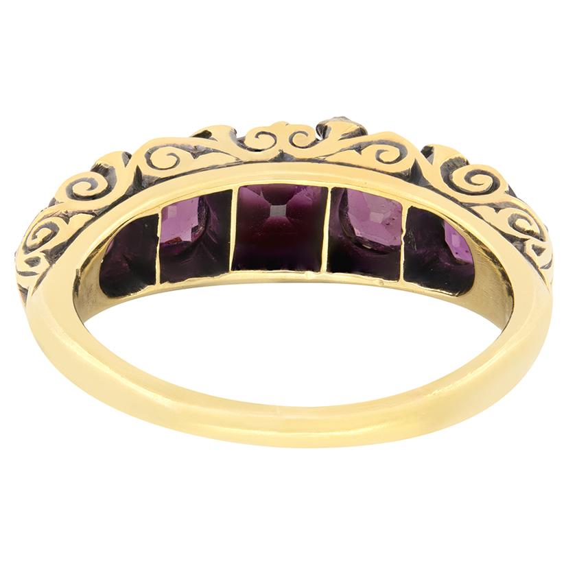 Taglio antico europeo Anello vittoriano con cinque pietre di ametista da 1,90ct, 1880 ca. in vendita