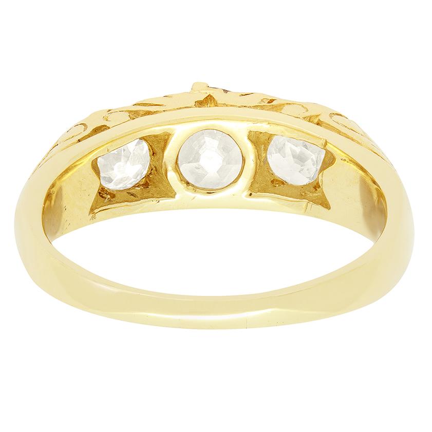 Anillo victoriano de tres piedras y 1,90 quilates de diamantes, c.1880 Corte europeo antiguo en venta