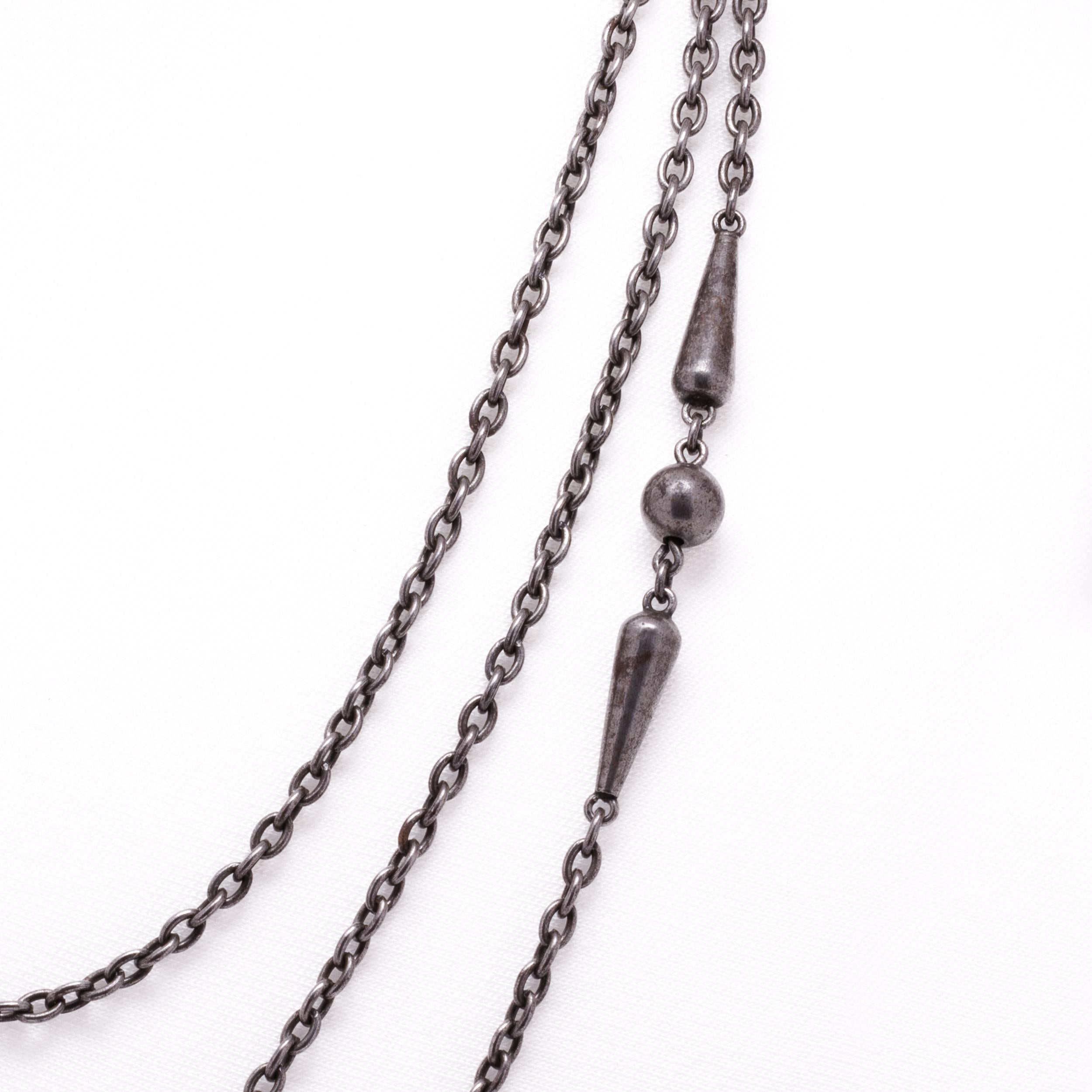 Victorian 19th Century Gunmetal Long Muff Chai In Good Condition For Sale In New York, NY