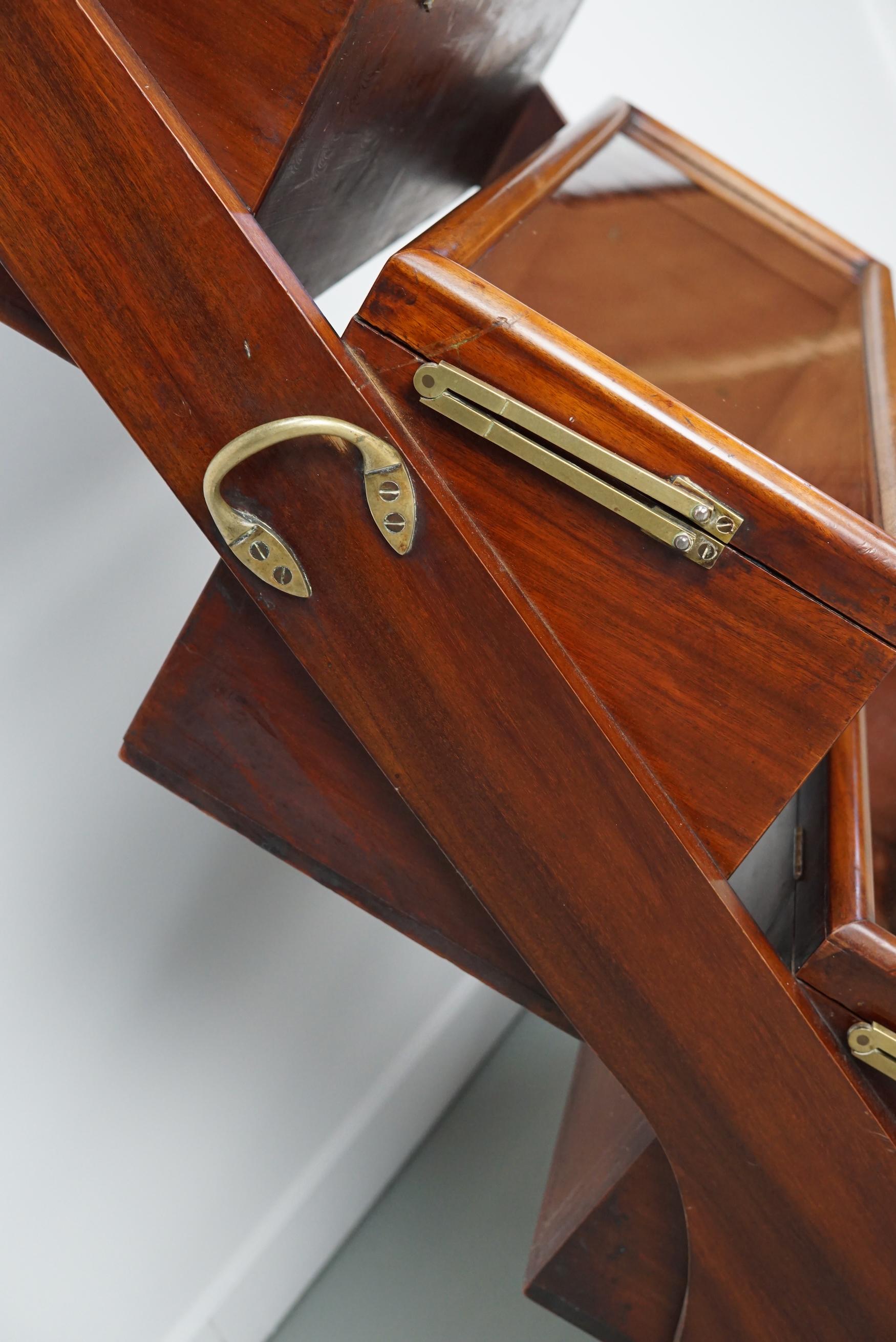 Vitrine / Meuble de magasin victorien en bois dur du 19e siècle pour les biscuits de Carrs en vente 5