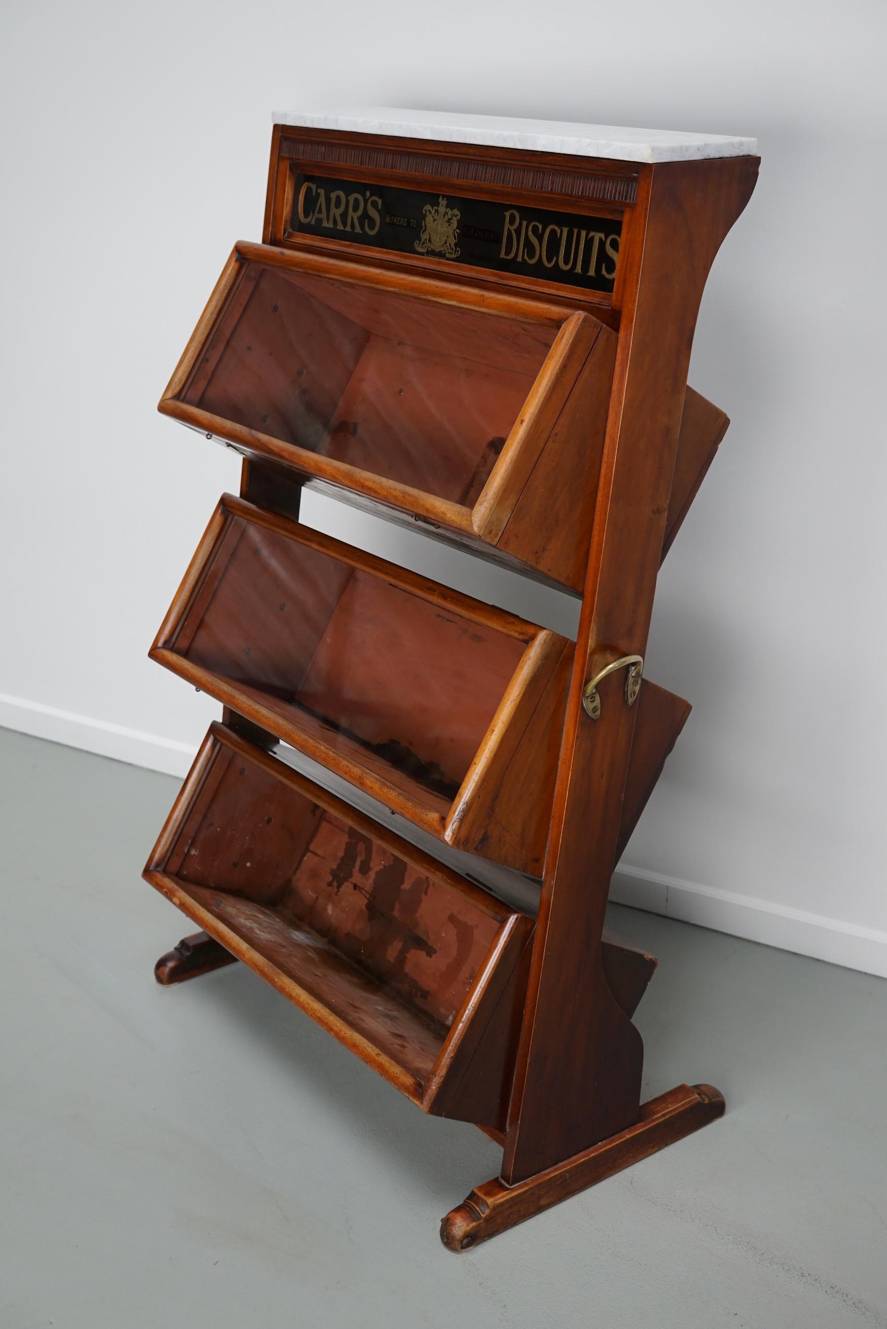 Vitrine / Meuble de magasin victorien en bois dur du 19e siècle pour les biscuits de Carrs en vente 12