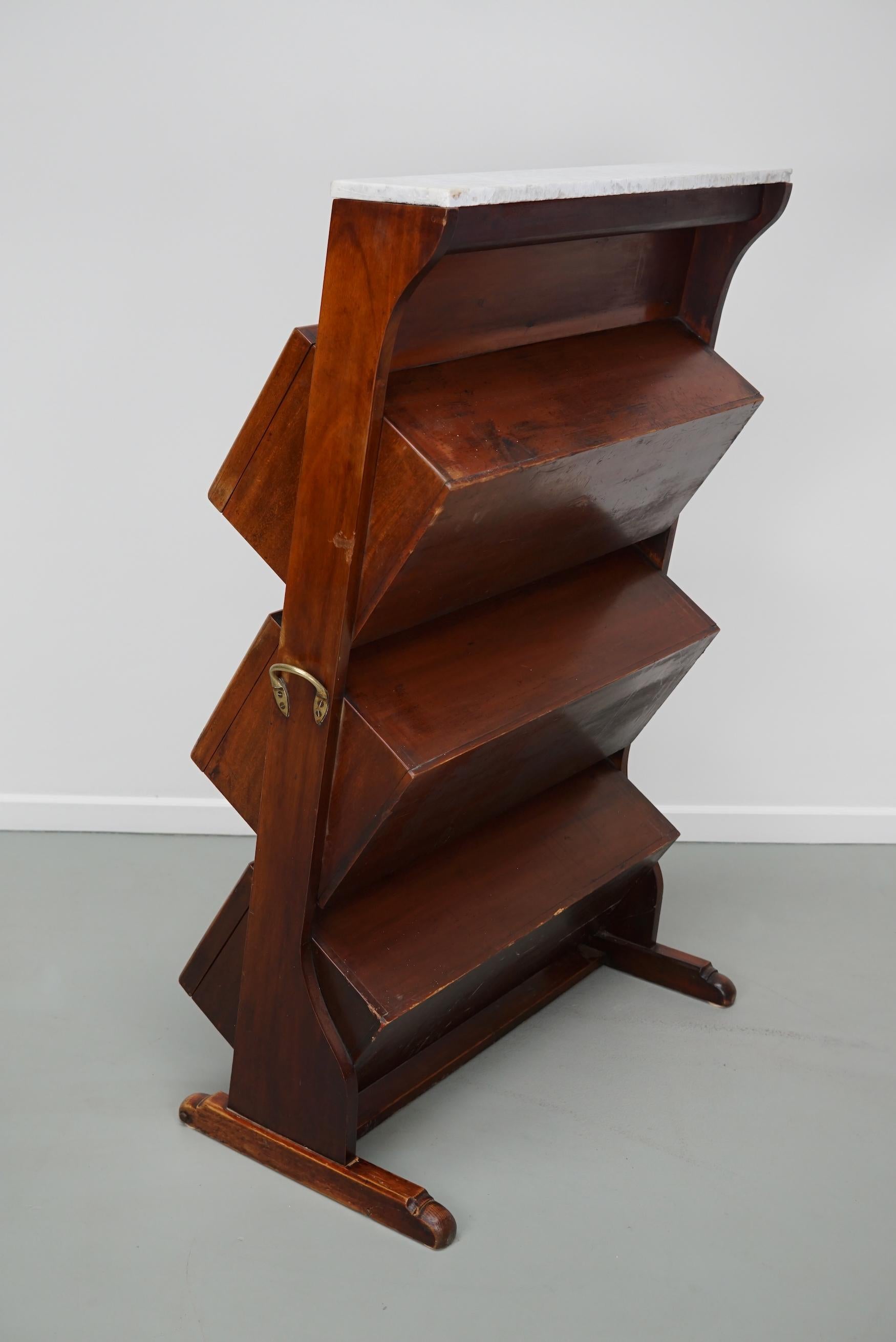 Vitrine / Meuble de magasin victorien en bois dur du 19e siècle pour les biscuits de Carrs en vente 13