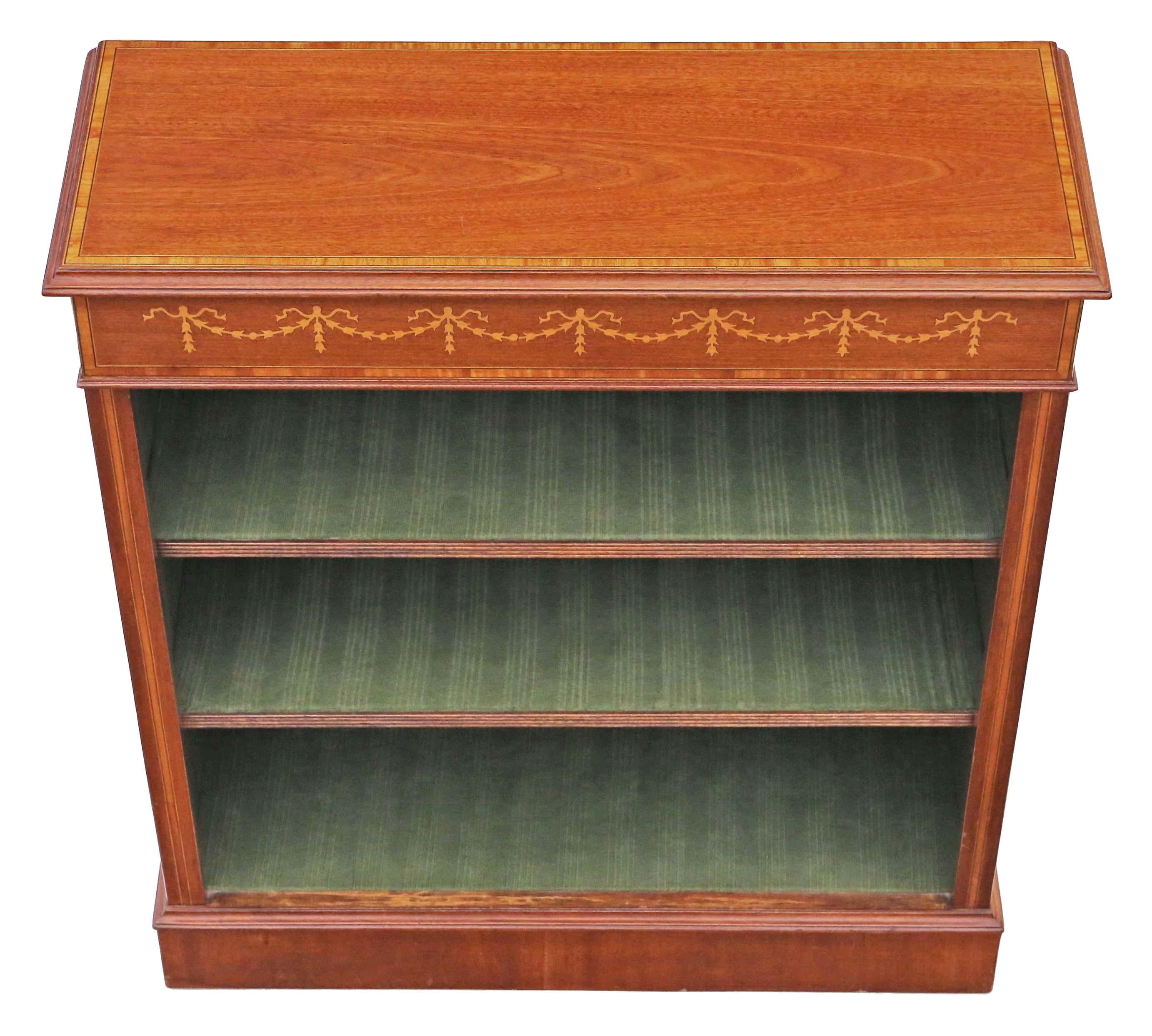 Fine quality Victorian 19th century inlaid mahogany adjustable bookcase, C1890.

Solid and strong, with no loose joints and no woodworm. A lovely quality piece.

A fine quality piece of furniture that is far better than most. Attractive
