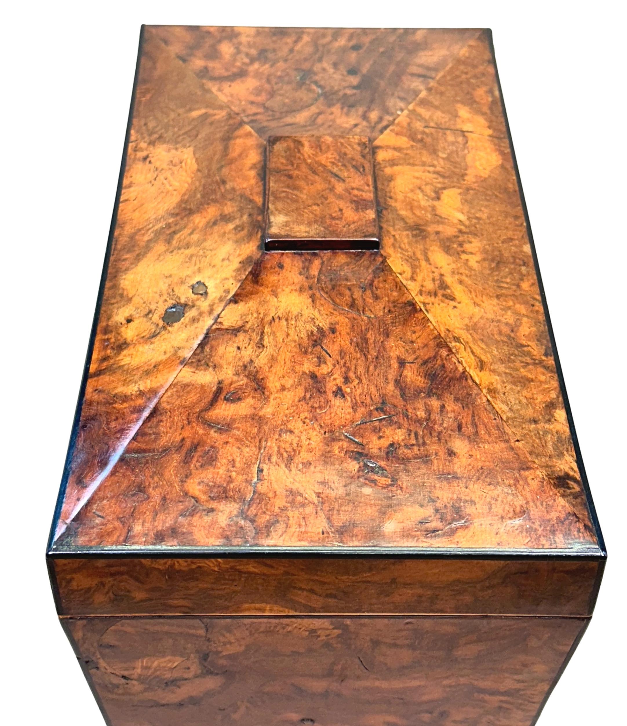 Victorian 19th Century Large Yew Tea Caddy In Good Condition For Sale In Bedfordshire, GB