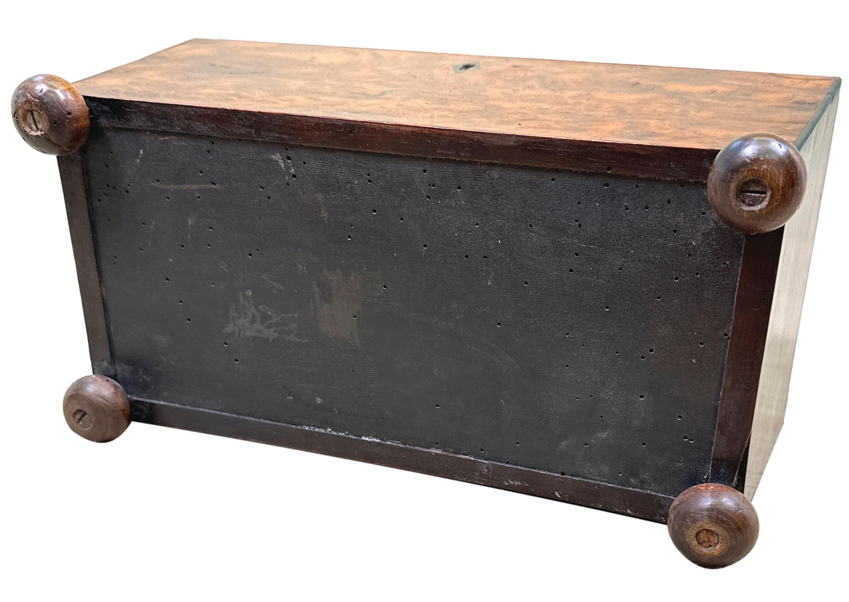 Victorian 19th Century Large Yew Tea Caddy For Sale 5