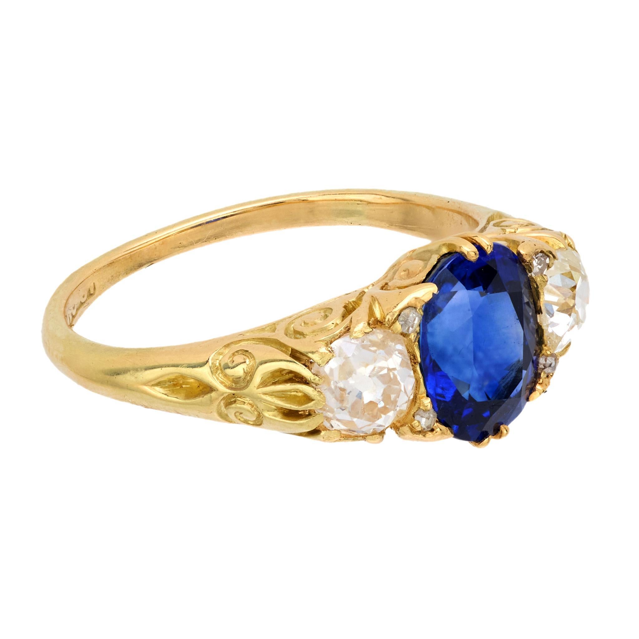 Victorian 2 carat sapphire old mine cut diamond 18k yellow gold three stone ring In Good Condition For Sale In Beverly Hills, CA