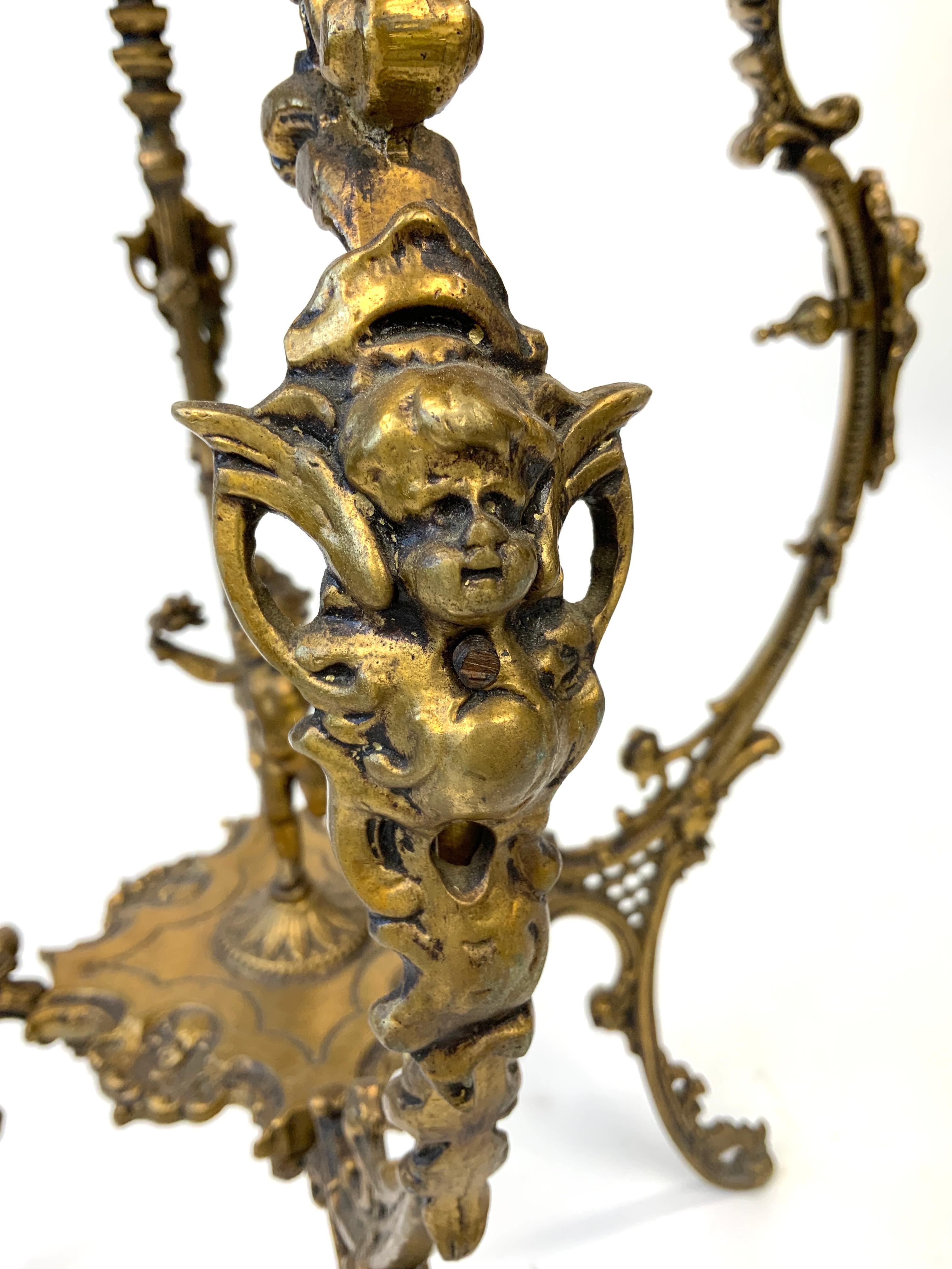 Late 19th Century Victorian 2-Tier Brass and Onyx Plant Stand with Figural Putti For Sale