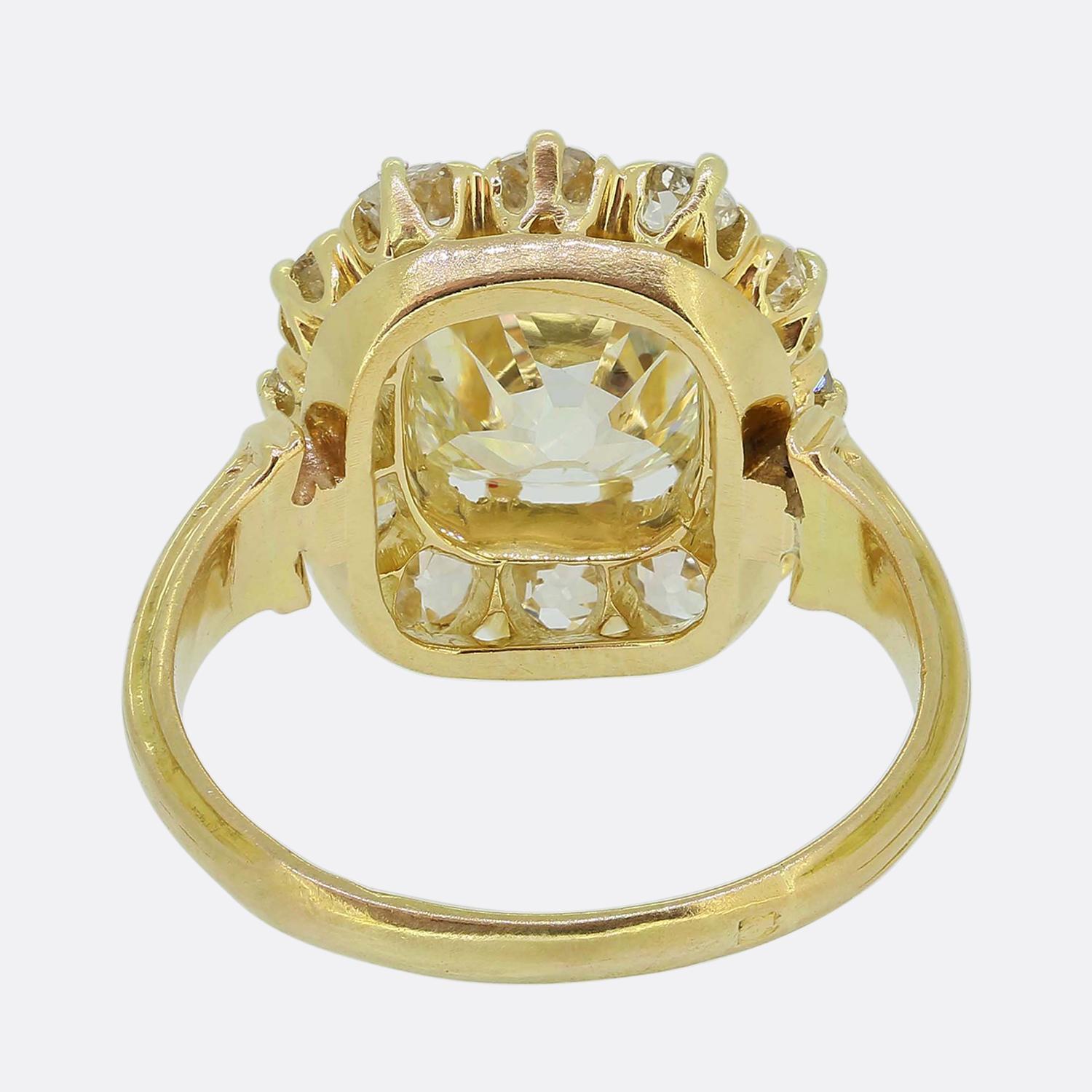 Viktorianischer 2,00 Karat Diamant-Cluster-Ring mit alteuropäischem Kissenschliff im Zustand „Gut“ in London, GB