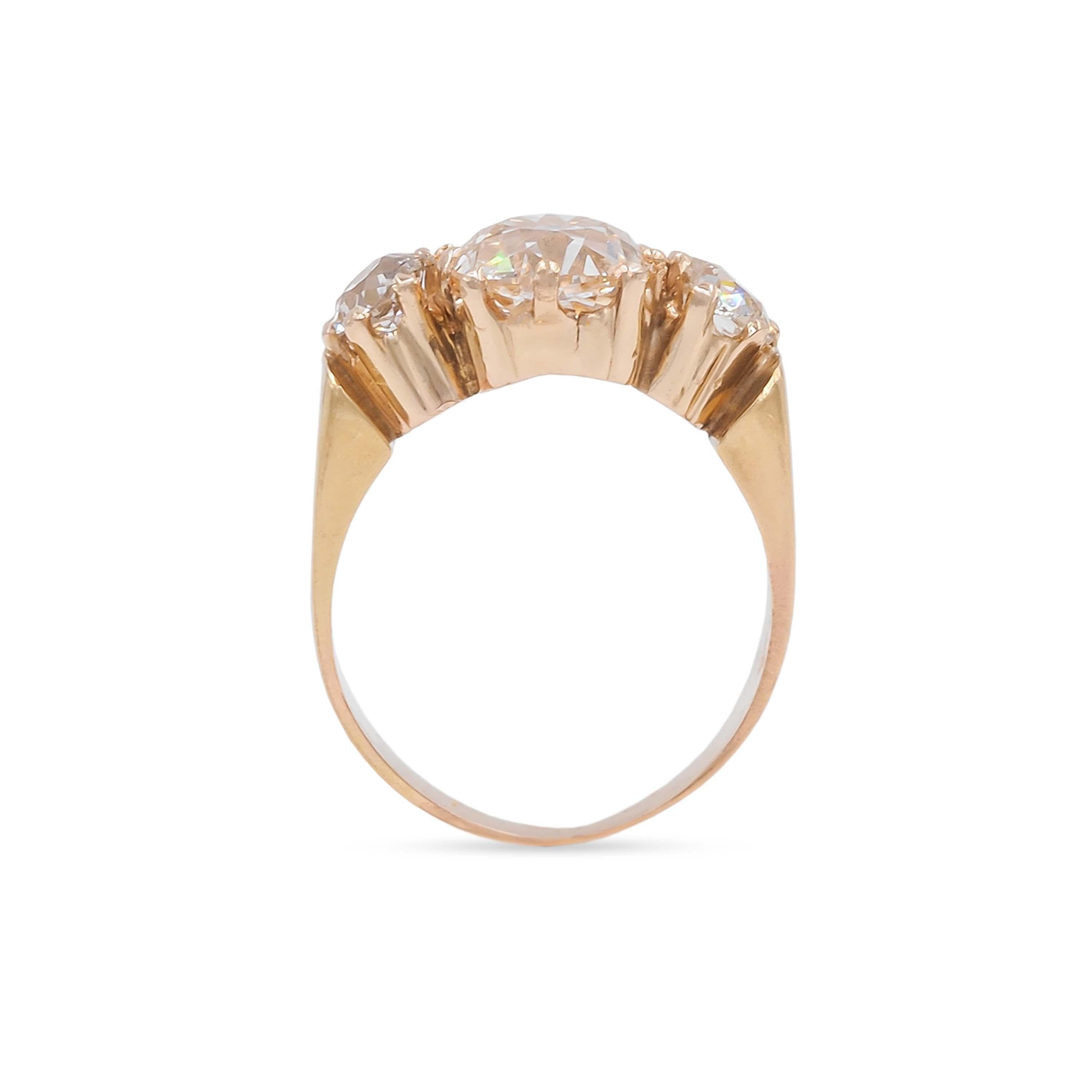 Bague de fiançailles victorienne à 3 pierres, 2,11 carats GIA, diamant taillé à l'ancienne Bon état - En vente à Los Angeles, CA