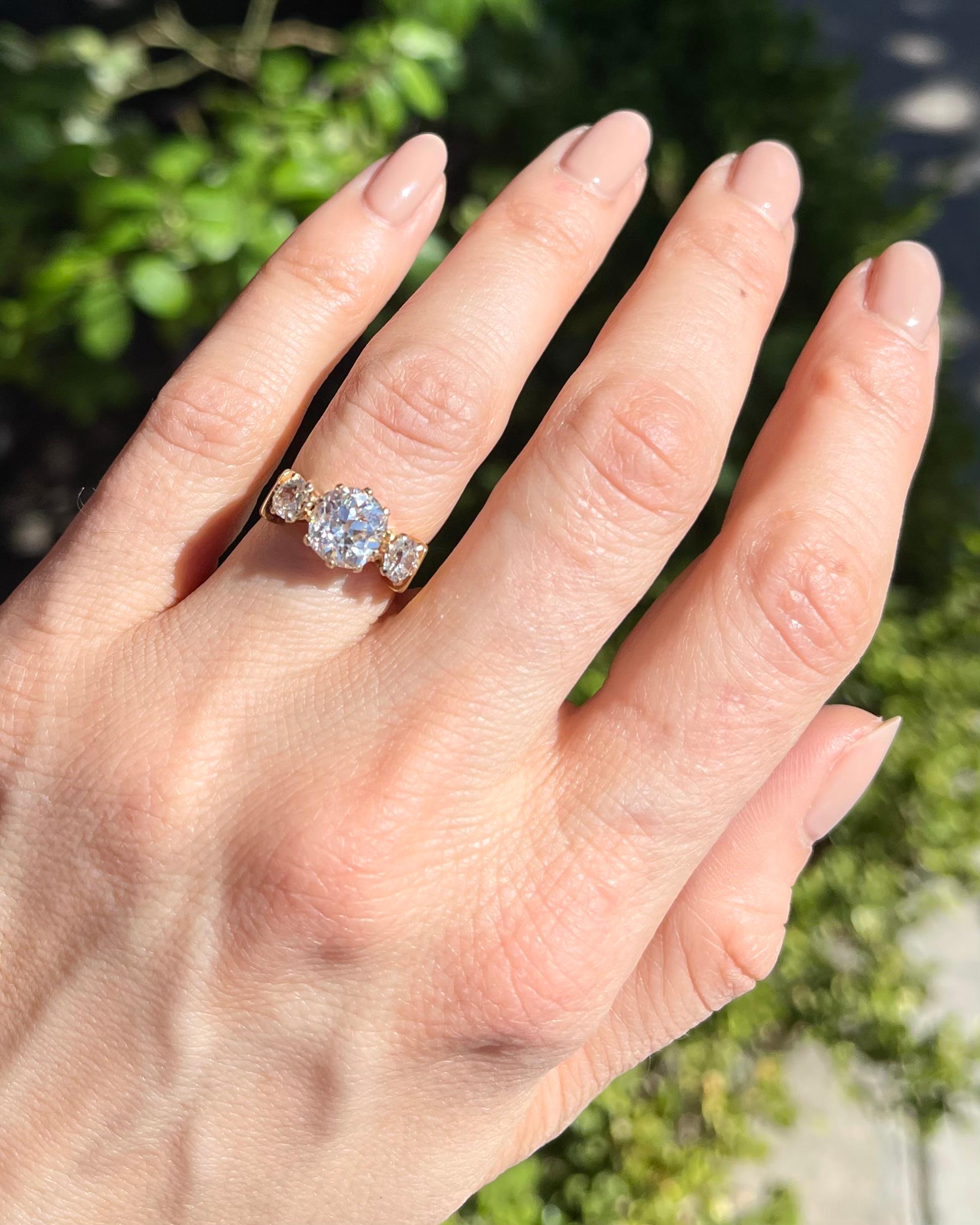 Bague de fiançailles victorienne à 3 pierres, 2,11 carats GIA, diamant taillé à l'ancienne en vente 3