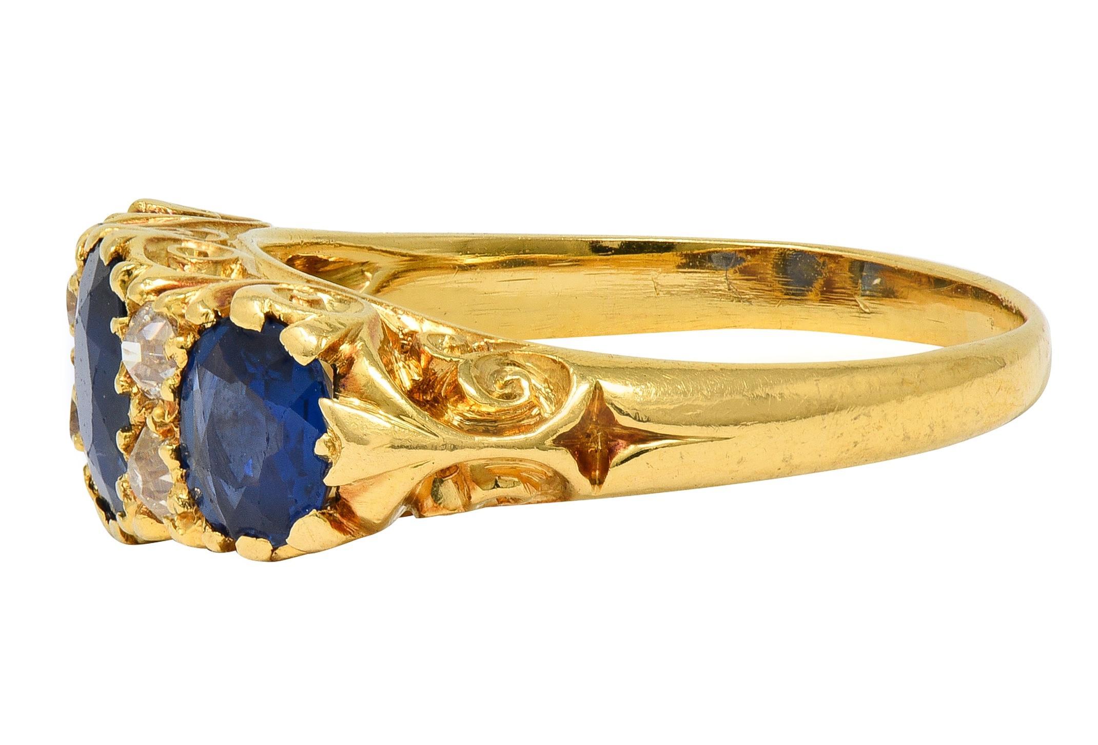 Bague Victorienne 2.14 CTW Saphir Diamant Or Jaune 18K Antique Scrolling Band en vente 1