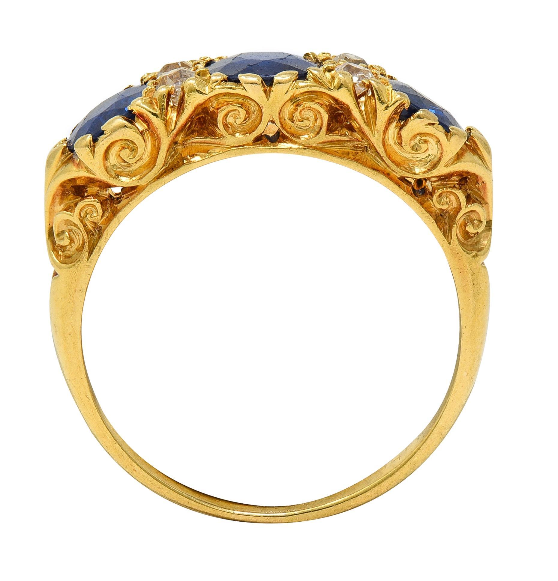 Bague Victorienne 2.14 CTW Saphir Diamant Or Jaune 18K Antique Scrolling Band en vente 2