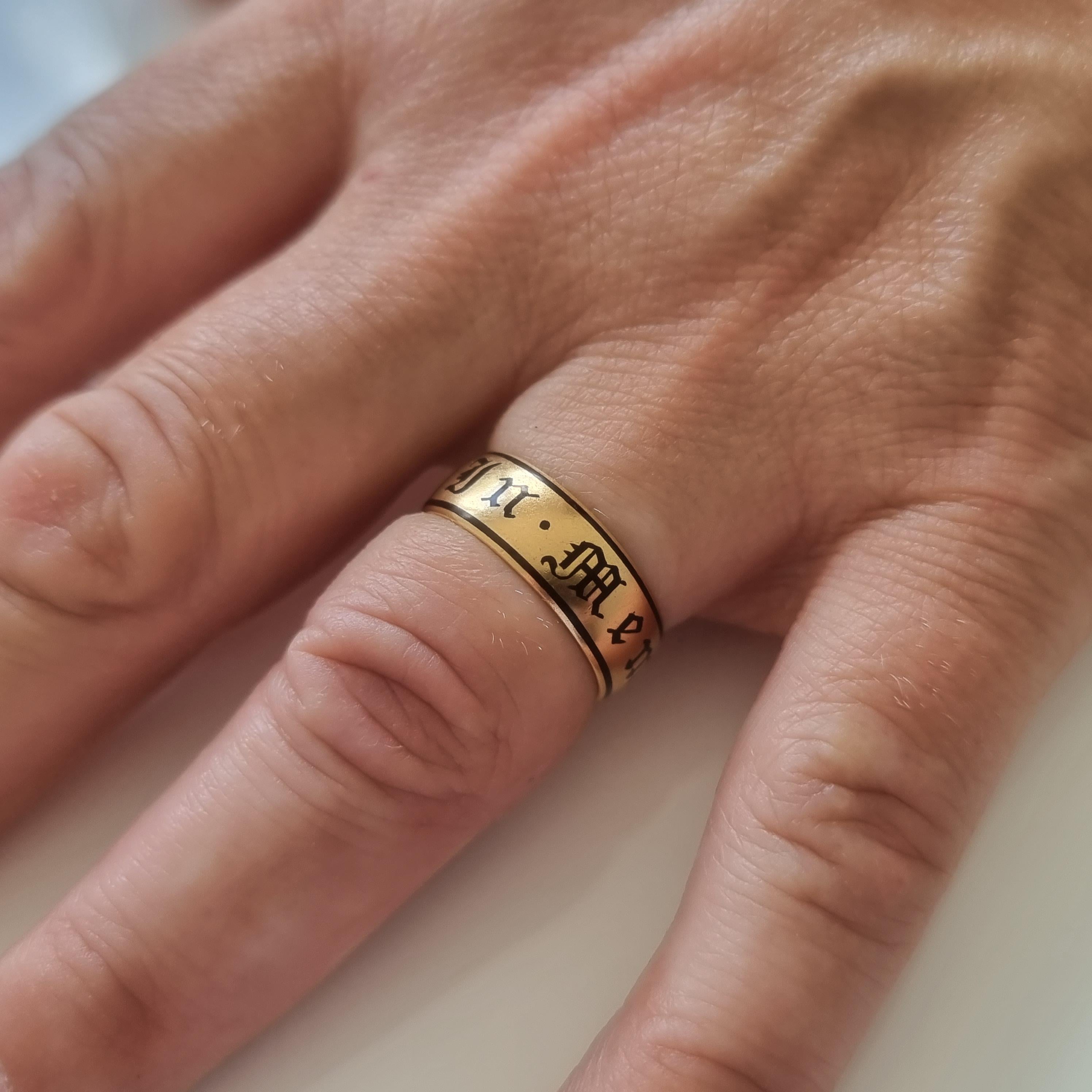 Victorian 22 Carat Gold and Enamel Memorial Ring, 1896 For Sale 6