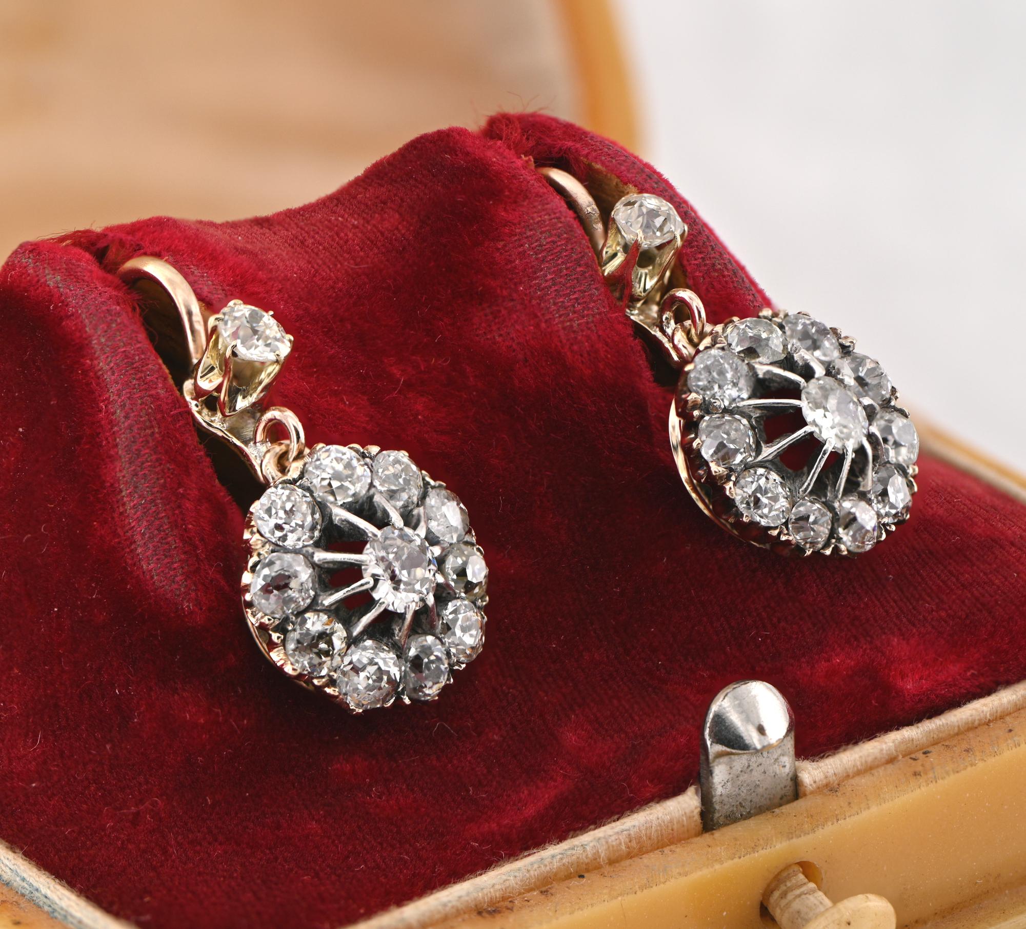 Viktorianische 2,20 Karat Gänseblümchen-Ohrringe mit altem Diamantschliff im Zustand „Gut“ im Angebot in Napoli, IT