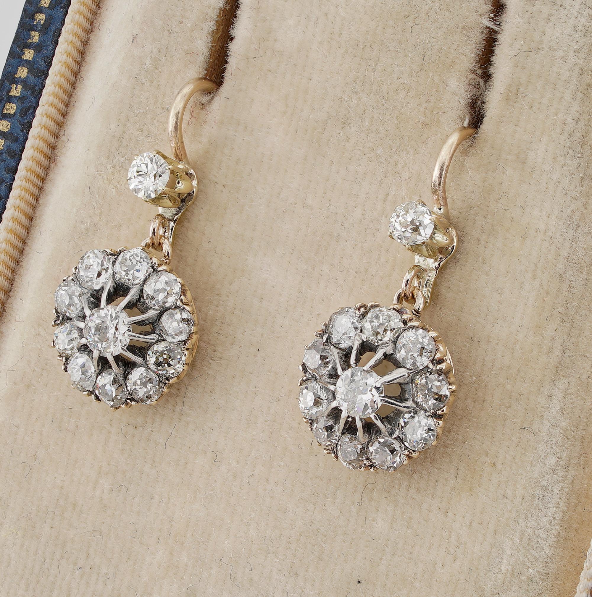 Viktorianische 2,20 Karat Gänseblümchen-Ohrringe mit altem Diamantschliff Damen im Angebot
