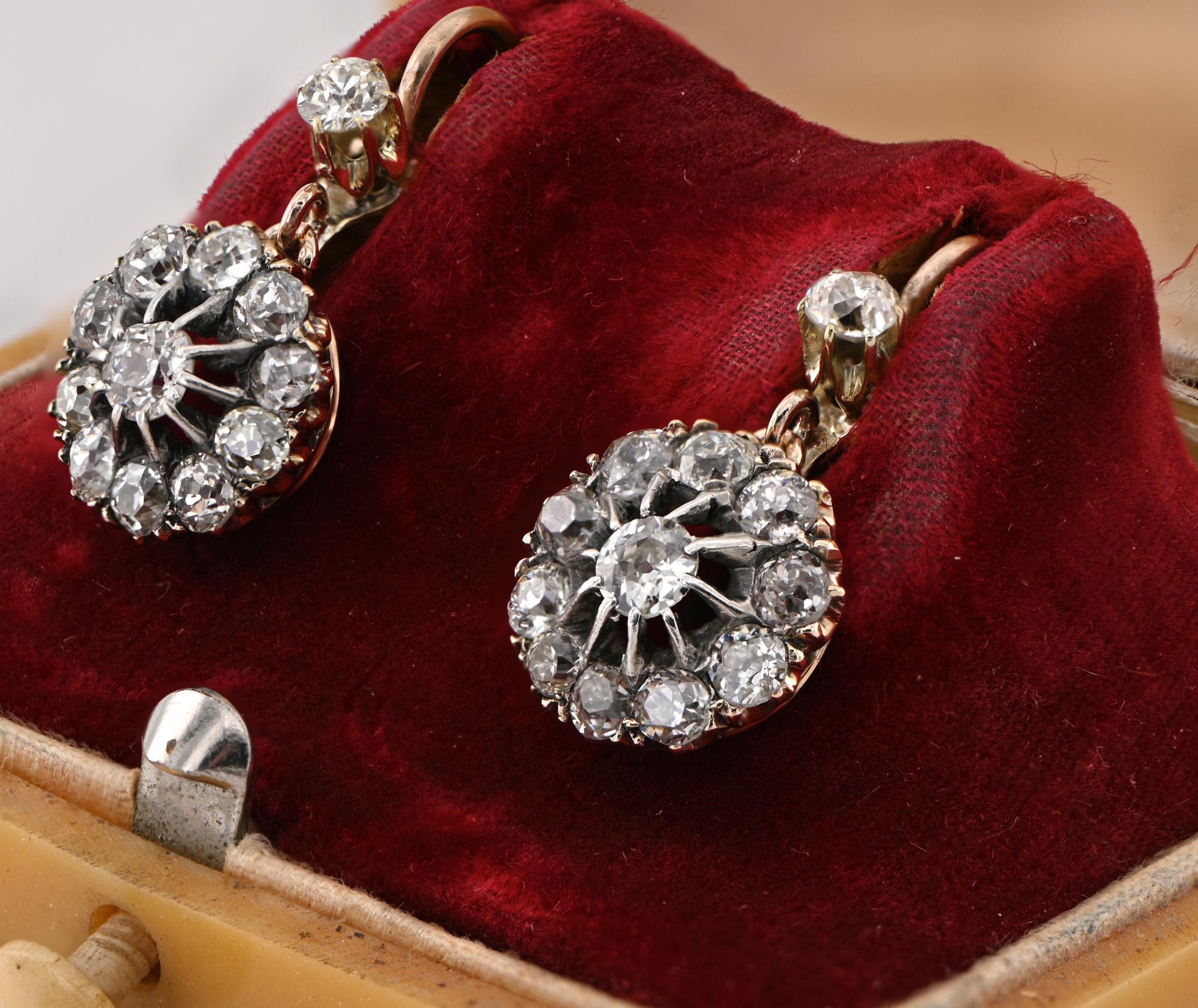 Viktorianische 2,20 Karat Gänseblümchen-Ohrringe mit altem Diamantschliff im Angebot 1