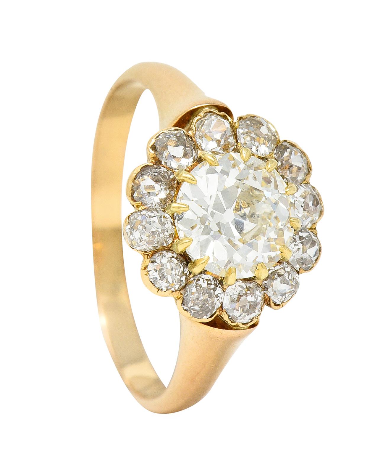 Victorian 2.26 Carats Diamond 18 Karat Yellow Gold Cluster Ring 4