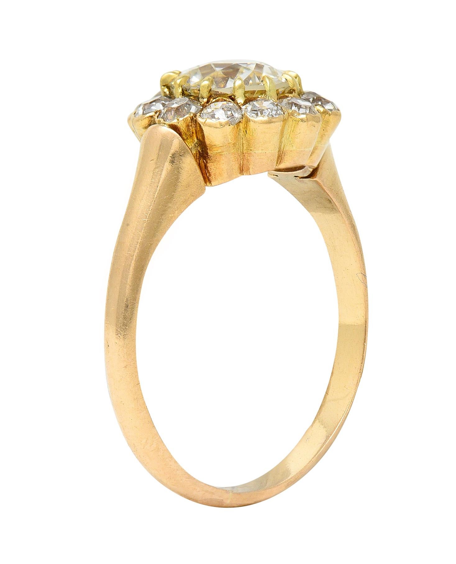 Victorian 2.26 Carats Diamond 18 Karat Yellow Gold Cluster Ring 3