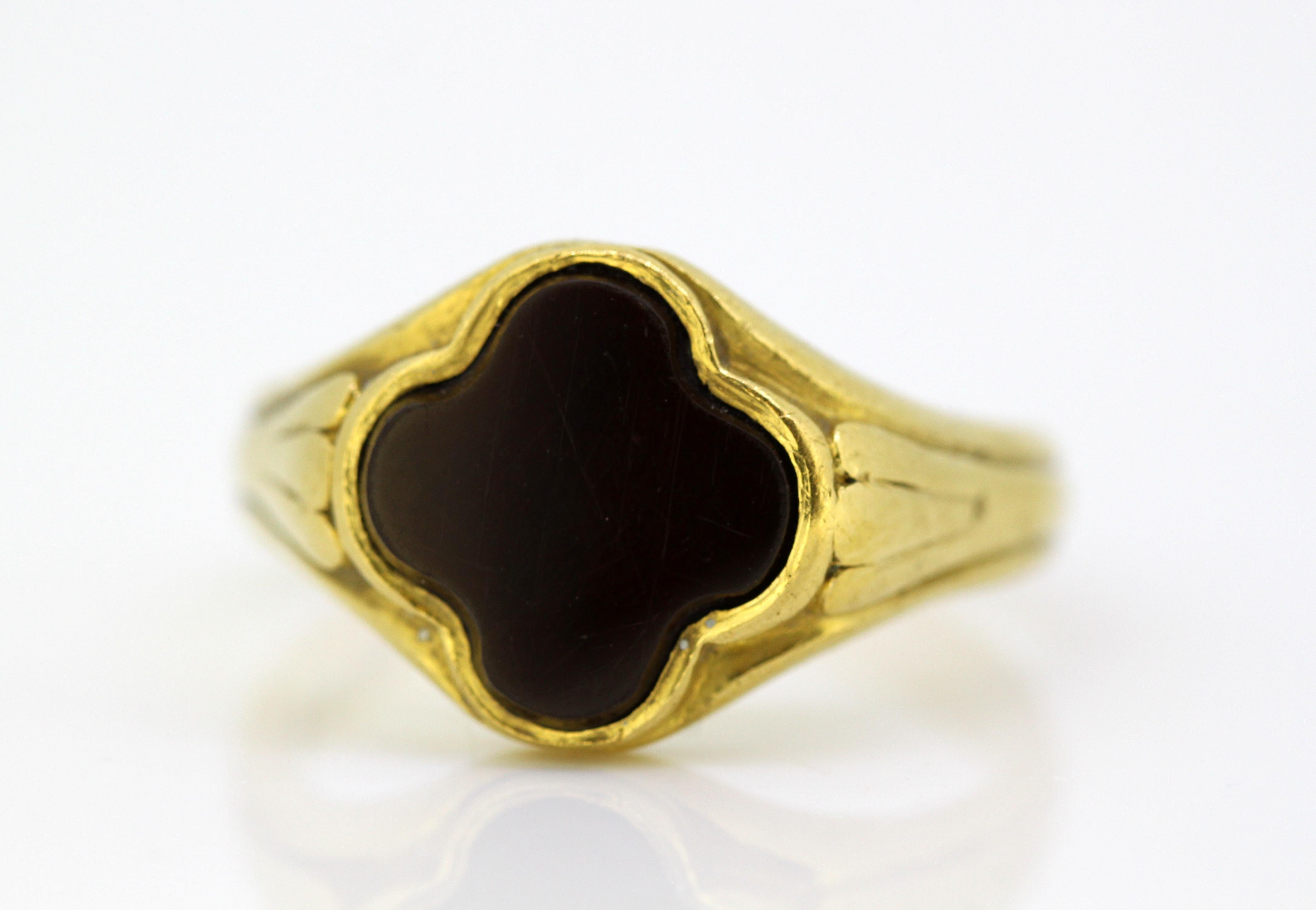 Victorian 22 Karat Yellow Gold Men's Ring with Carnelian Stone, London, 1892 4
