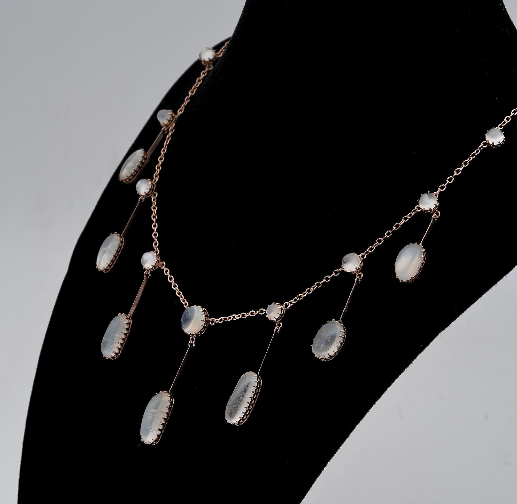Viktorianische Halskette aus 18 KT Gold mit 23.0 Karat natürlichem Mondstein für Damen oder Herren im Angebot