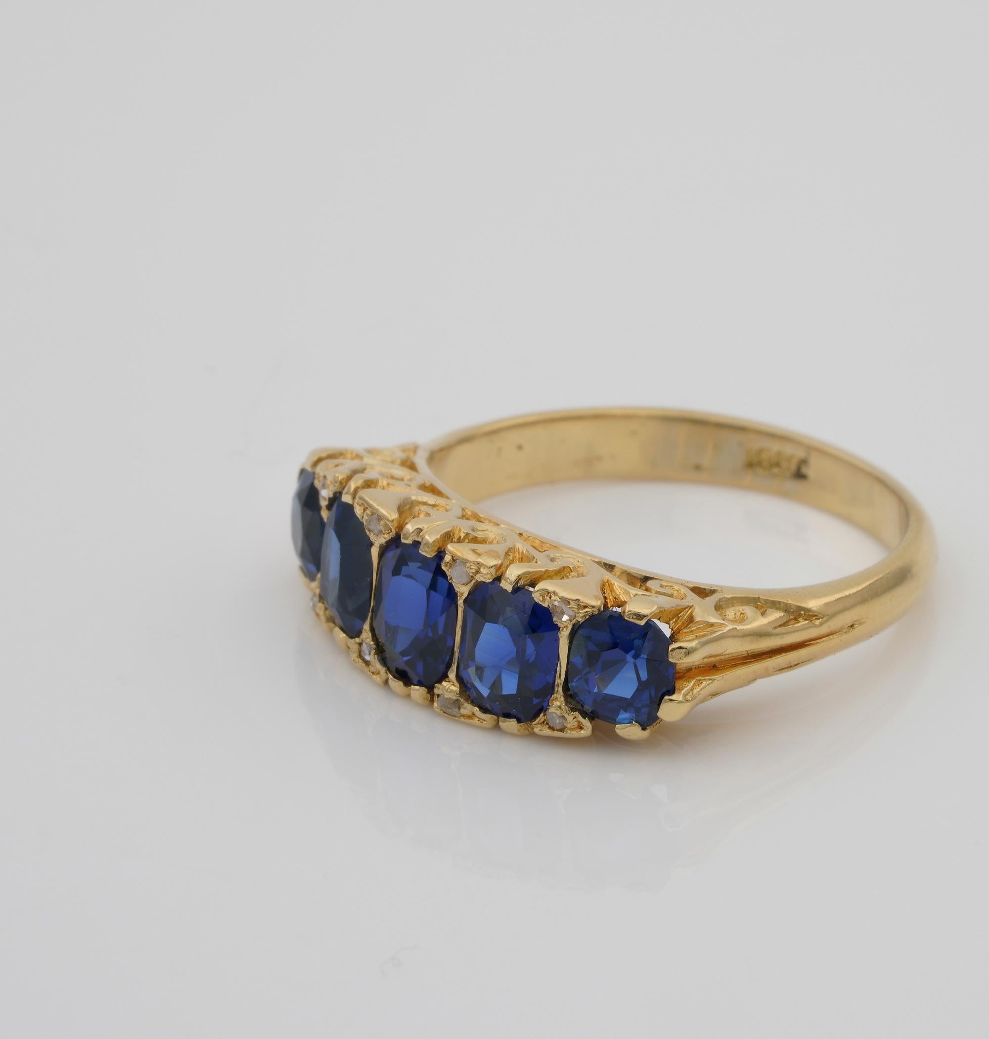 Victorian 2.30 Ct Natural Sapphire Five stone ring In Good Condition For Sale In Napoli, IT