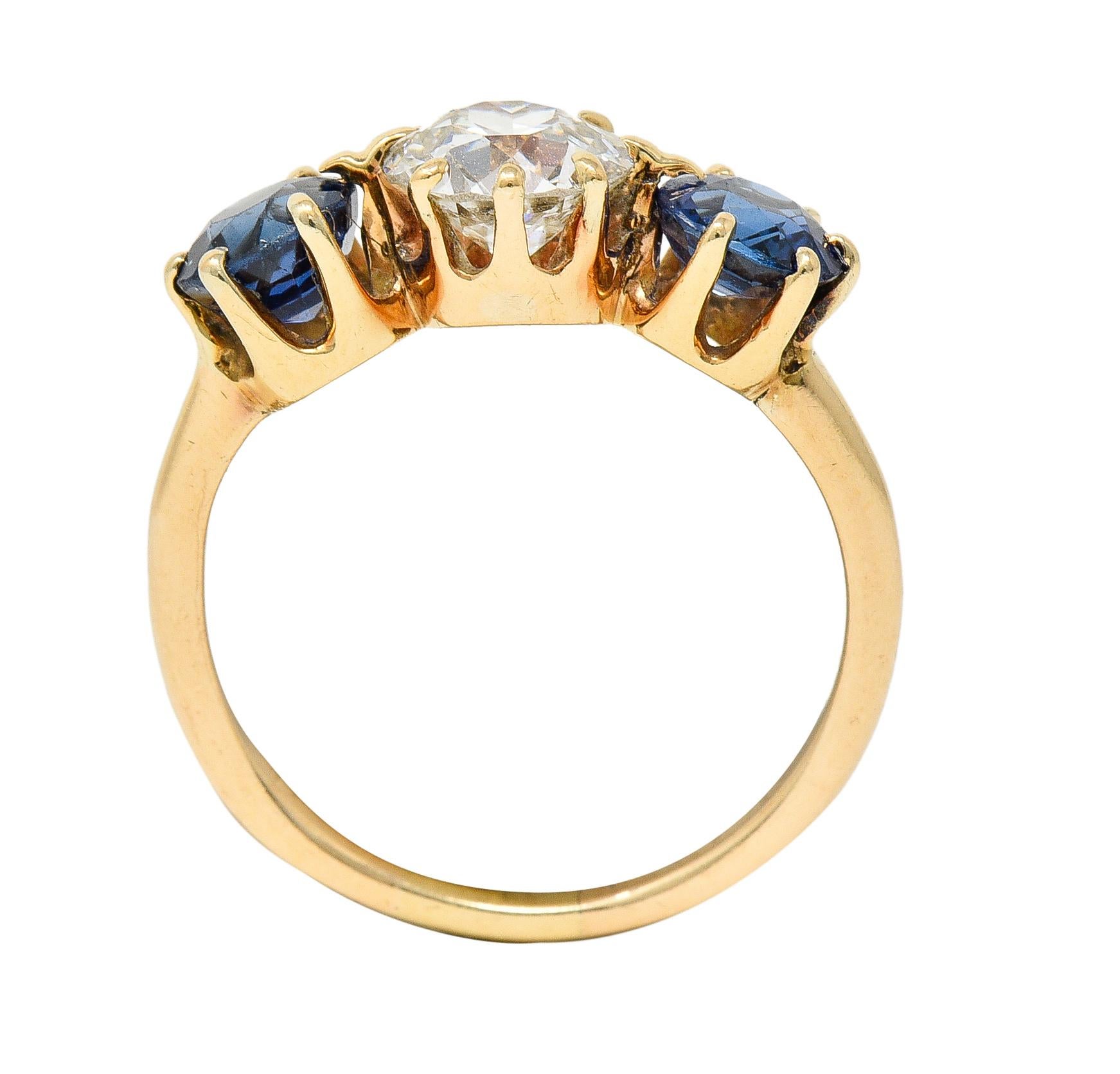 Victorian 2.37 Carats Diamond Sapphire 14 Karat Yellow Gold Three Stone Ring For Sale 2