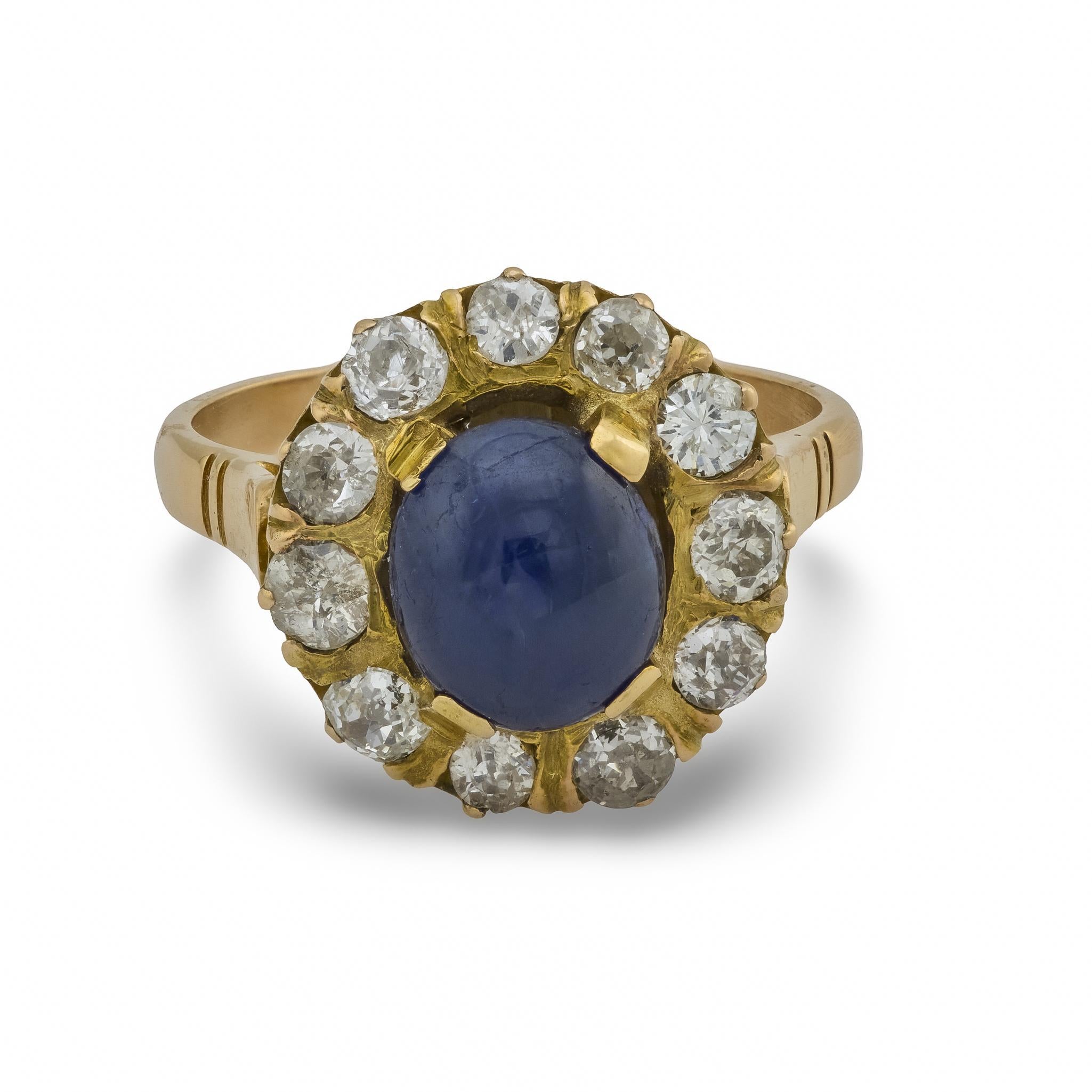Cabochon Victorian 2.50 carat cabochon sapphire diamond 18k yellow gold ring For Sale