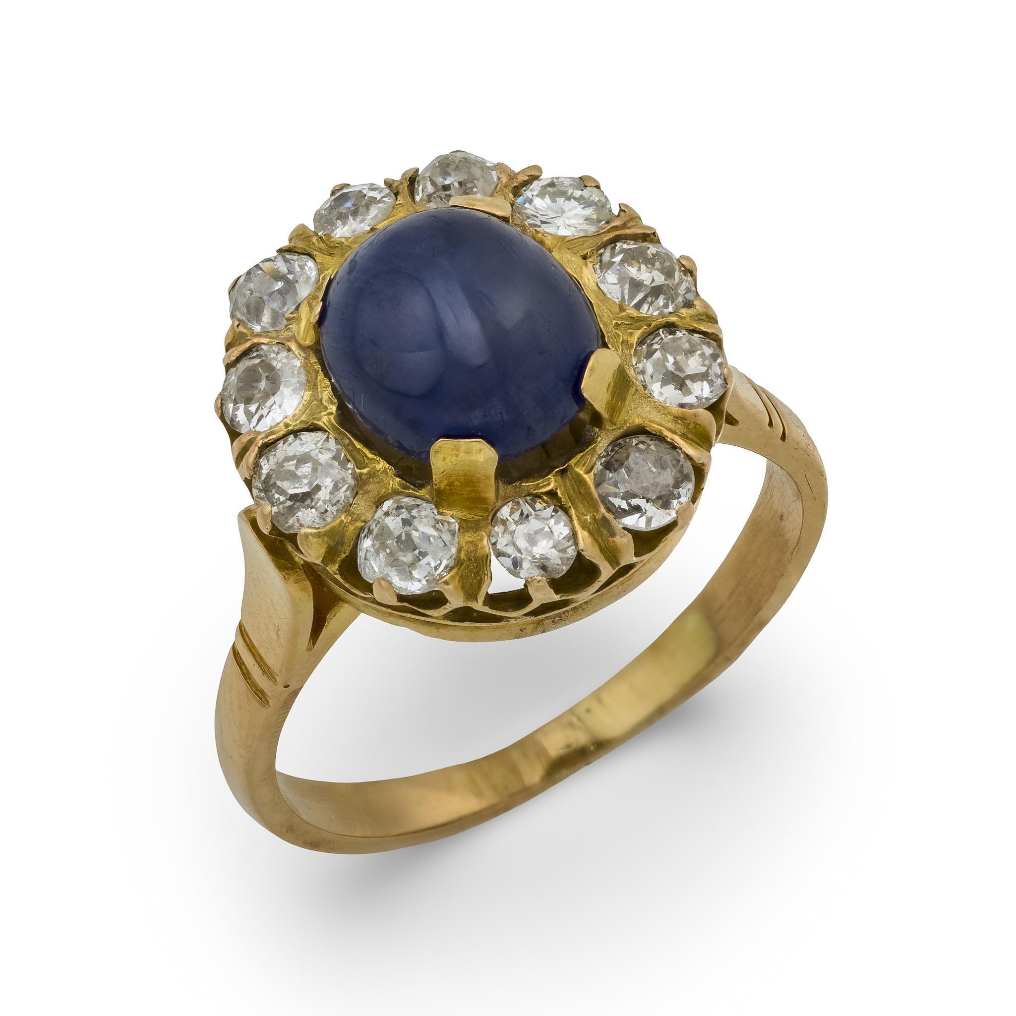 Victorian 2.50 carat cabochon sapphire diamond 18k yellow gold ring For Sale 3