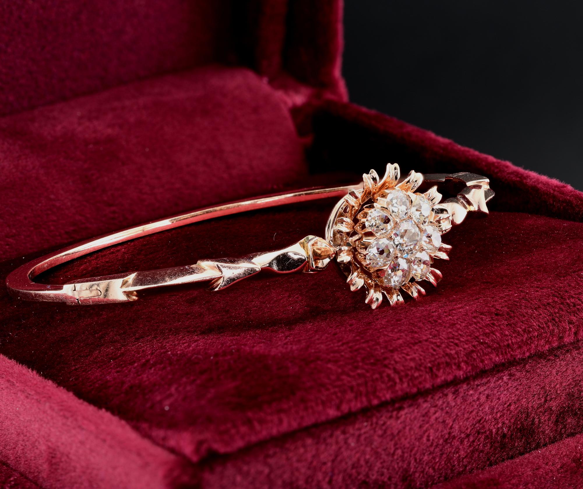 Victorian 2.50 Ct Diamond Daisy Bangle In Good Condition For Sale In Napoli, IT