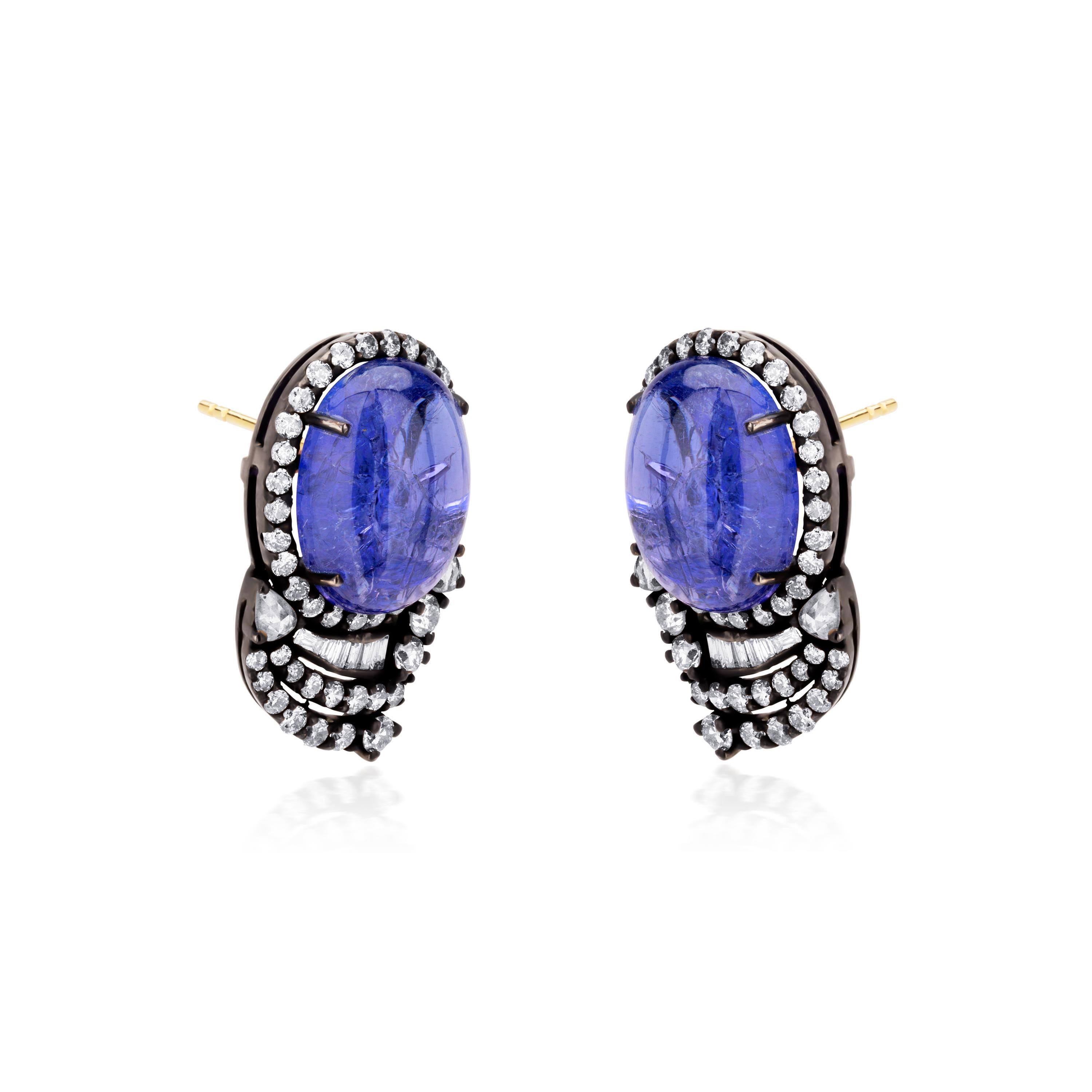 Victorian 25.05 Carat T.W Tanzanite & Diamond Stud Earrings in 18k Gold, Silver In New Condition For Sale In New York, NY