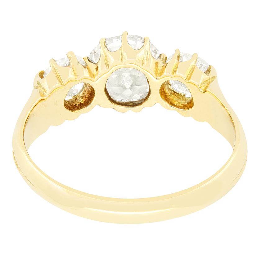 Victorian 2.50ct Diamond Trilogy Ring, c.1880s In Good Condition For Sale In London, GB
