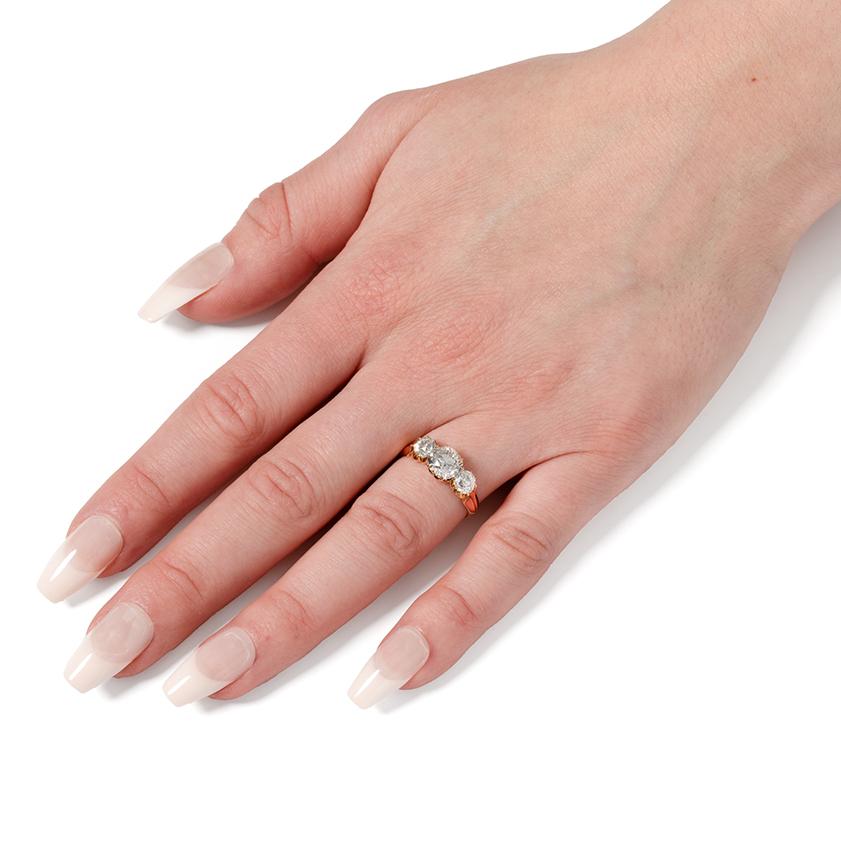 Women's or Men's Victorian 2.50ct Diamond Trilogy Ring, c.1880s For Sale