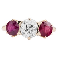 Anillo de compromiso victoriano de tres piedras con diamante y rubí de 2,54 quilates en oro de 14 quilates