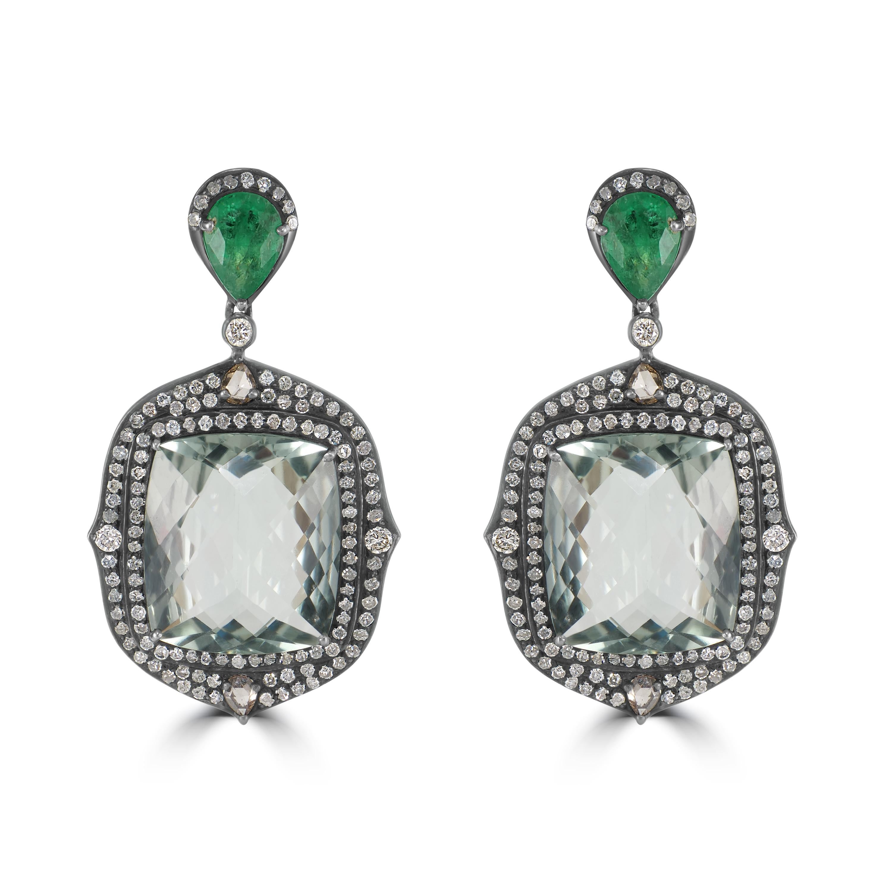 Taille poire Victorian 25.6 ct. pt. Boucles d'oreilles pendantes en améthyste verte, diamant et émeraude  en vente
