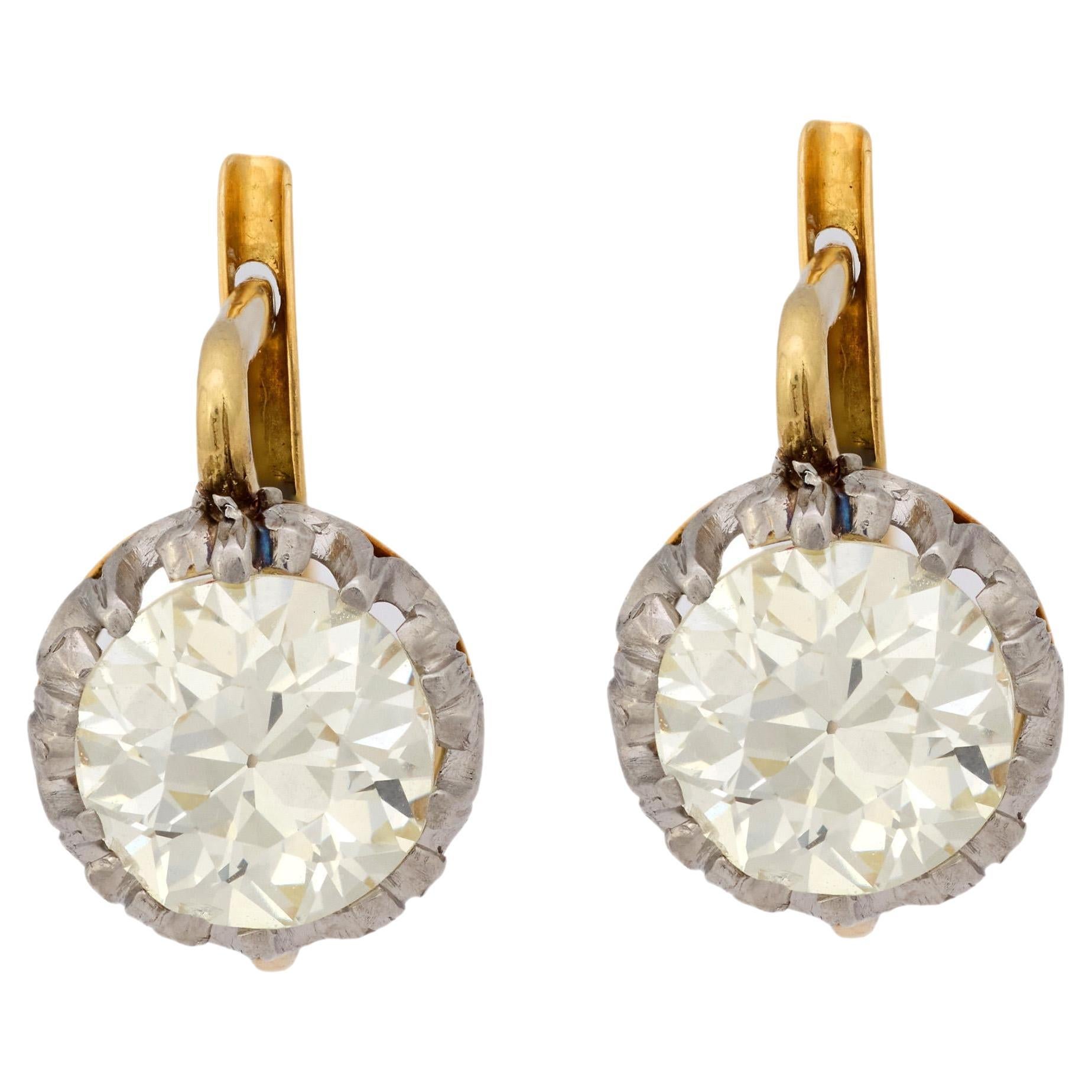 Boucles d'oreilles victoriennes en or jaune 18k et platine avec diamant de 2,60 carats