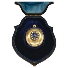 Viktorianisches russisches Medaillon aus 2,60 Karat Ceylon mit natürlichem Saphir und Perle