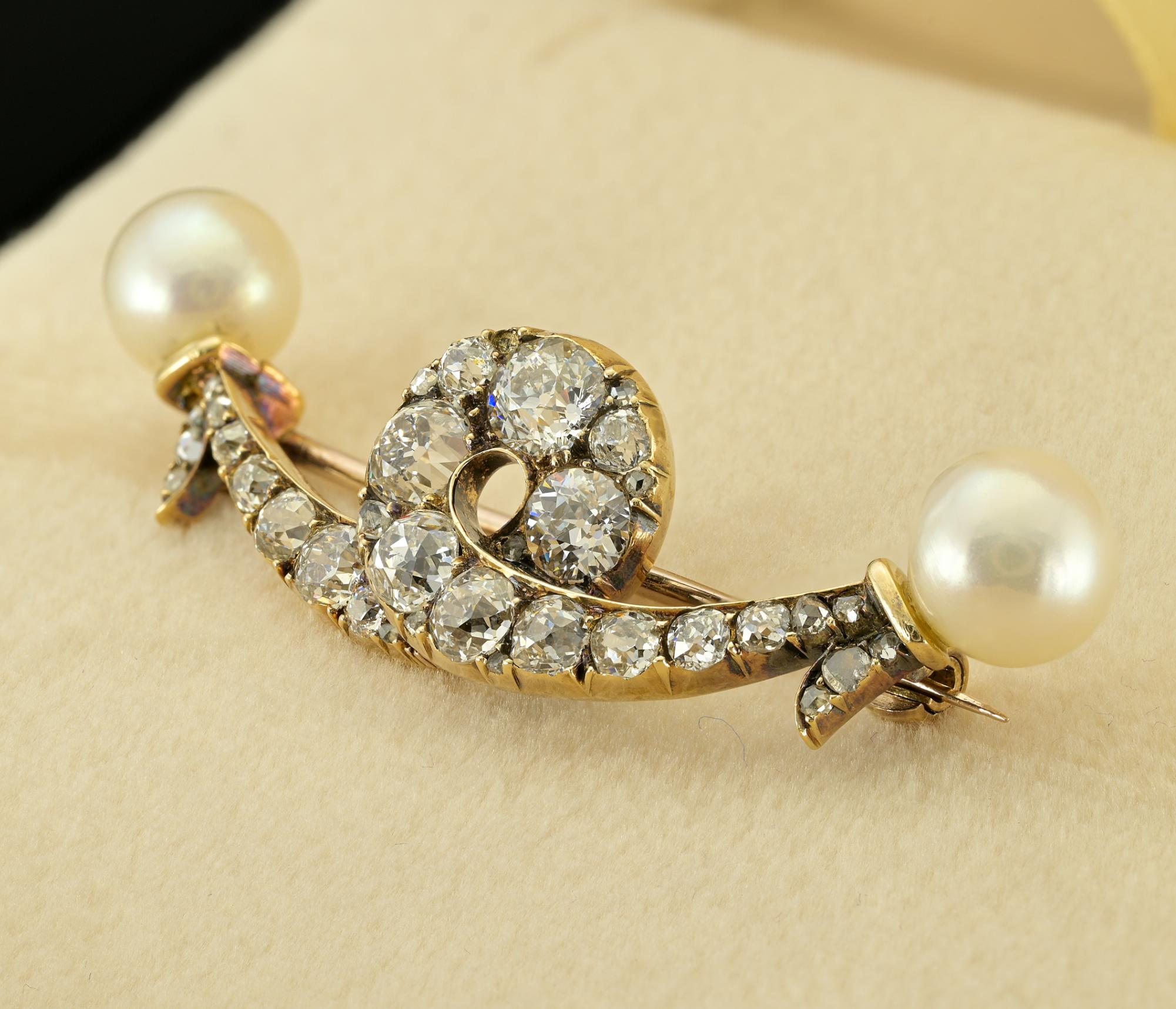Women's Victorian 2.60 Ct Diamond Natural Pearl Bow Brooch 18 KT For Sale
